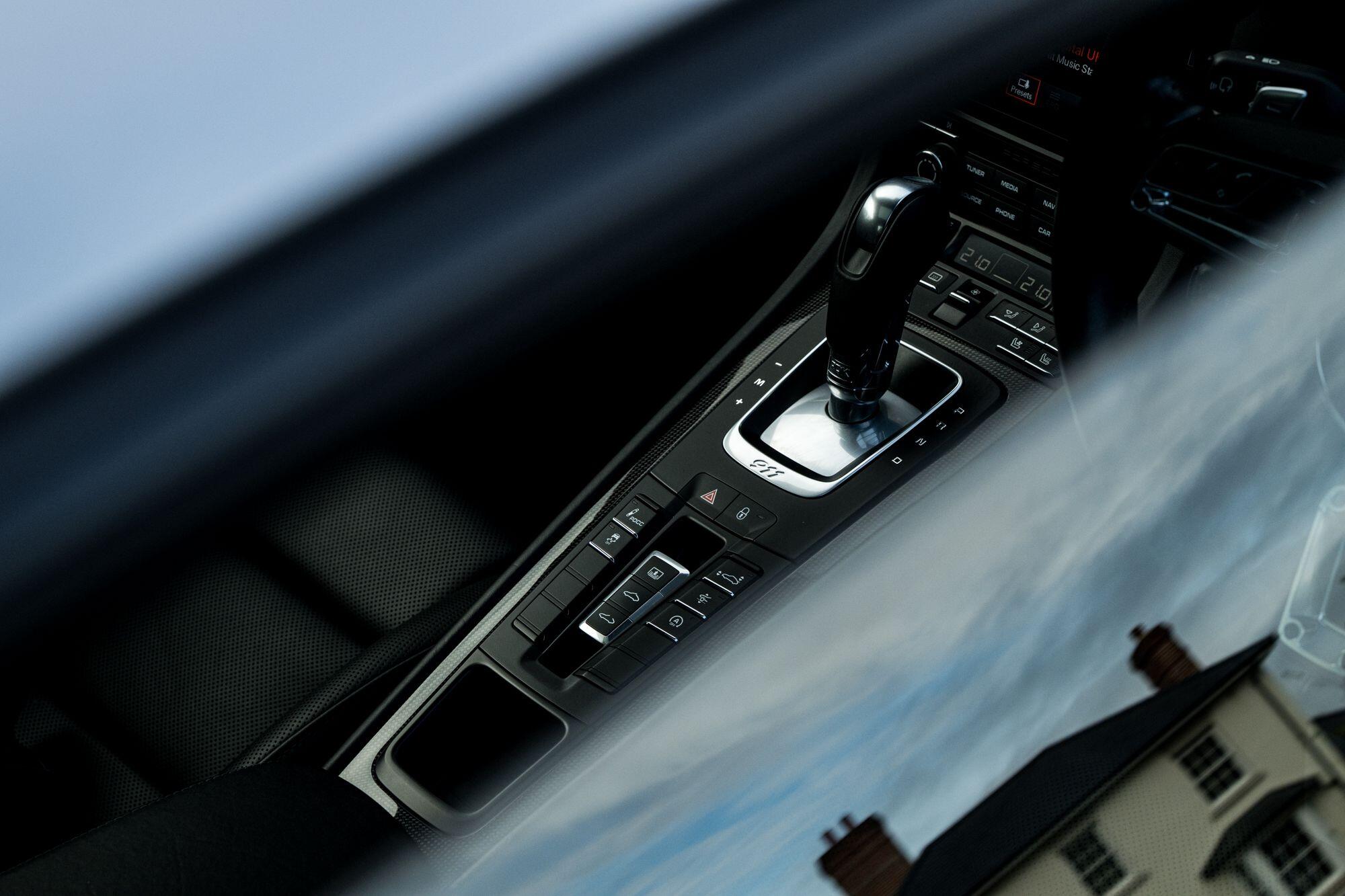 Porsche 911 view 17