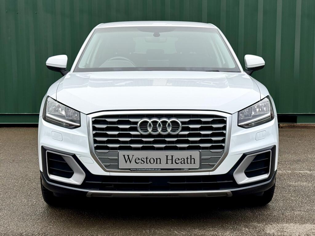 Audi Q2 view 6