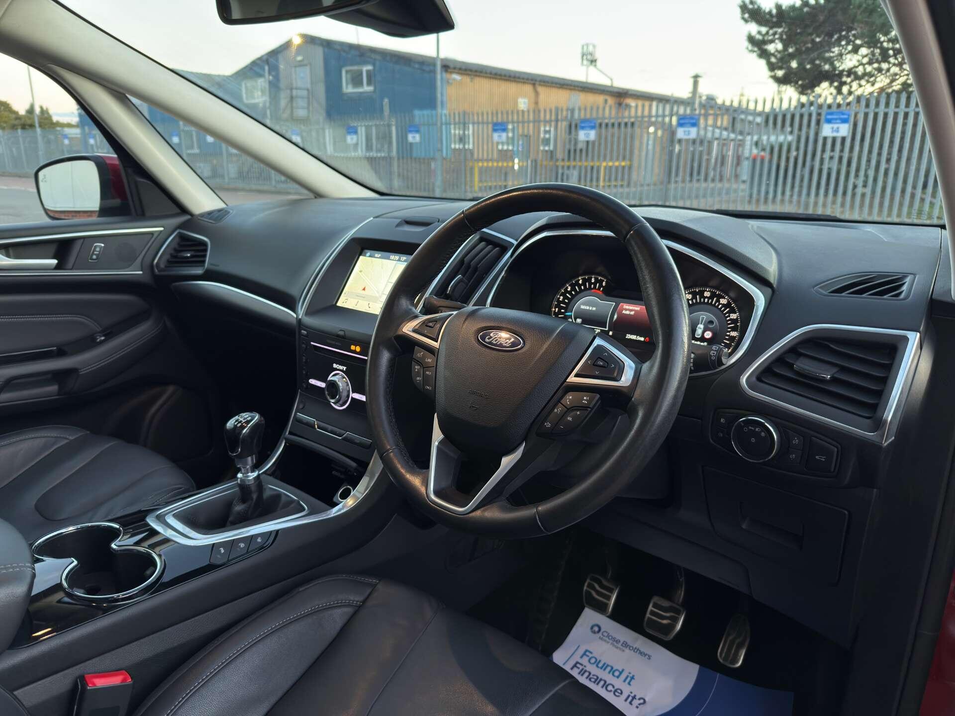 Ford S-Max view 31