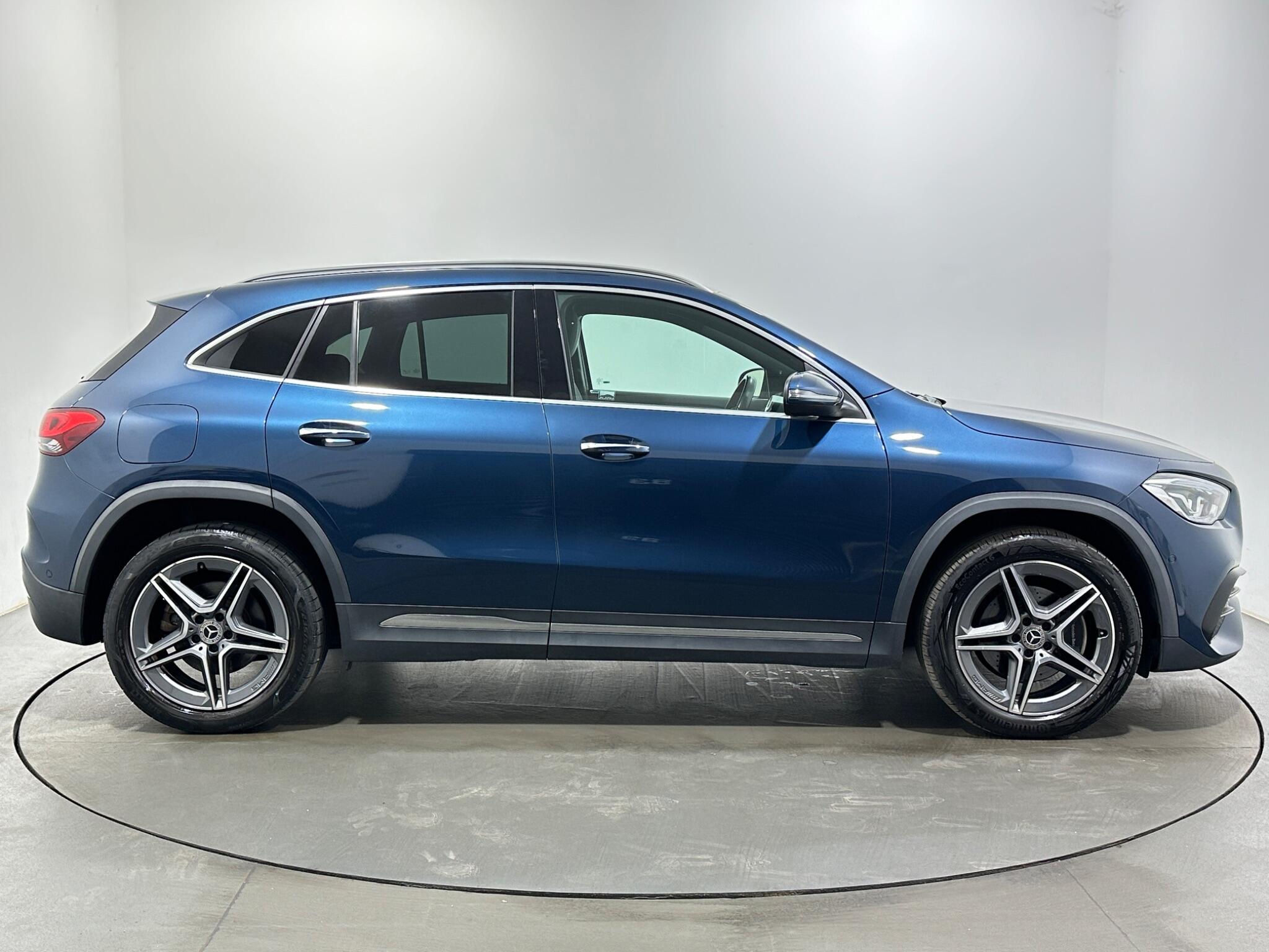 Mercedes-Benz Gla view 9