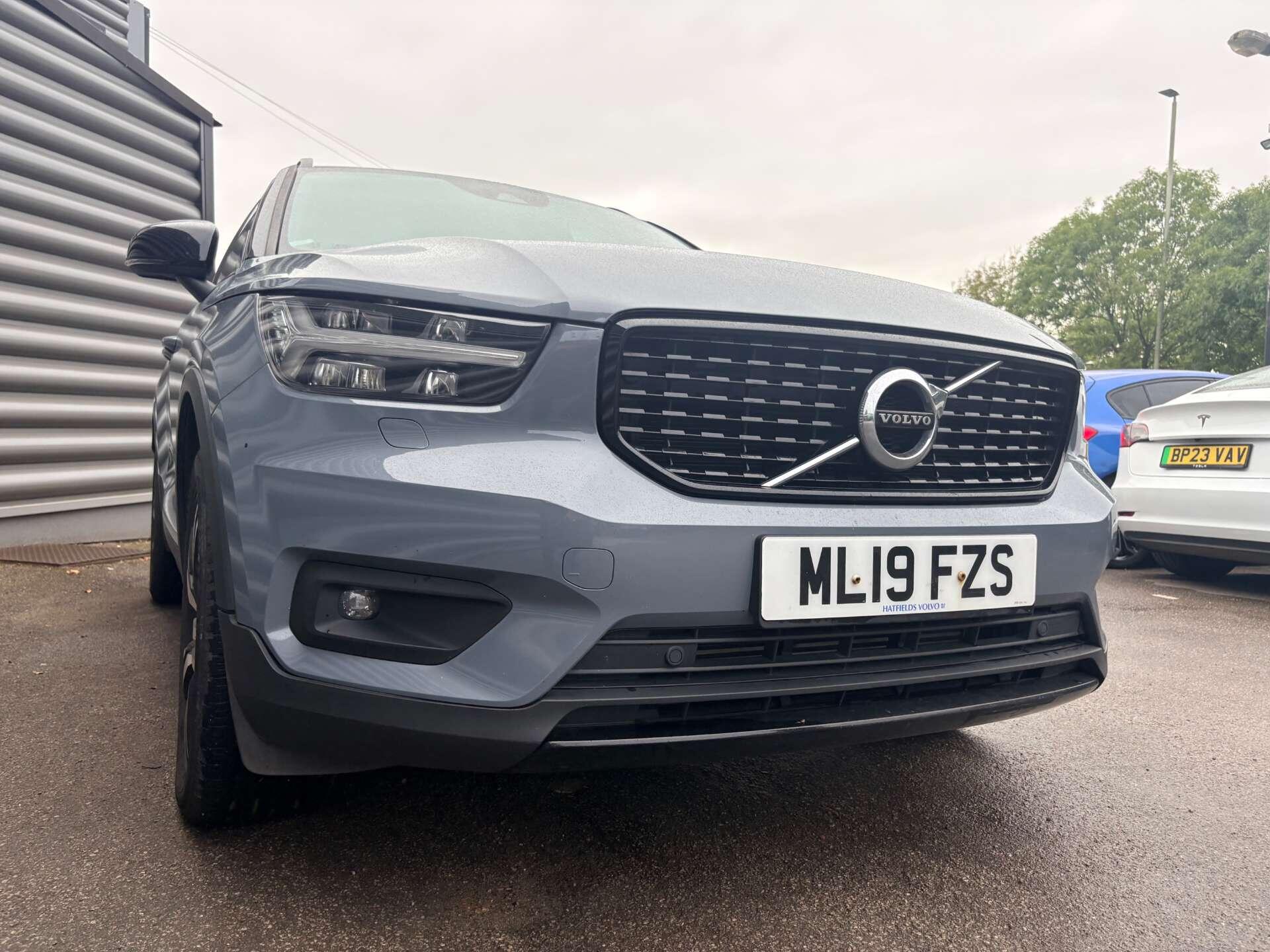 Volvo XC40 view 9