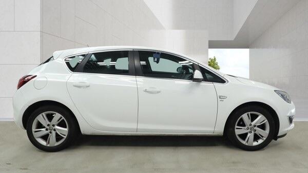 Vauxhall Astra view 3