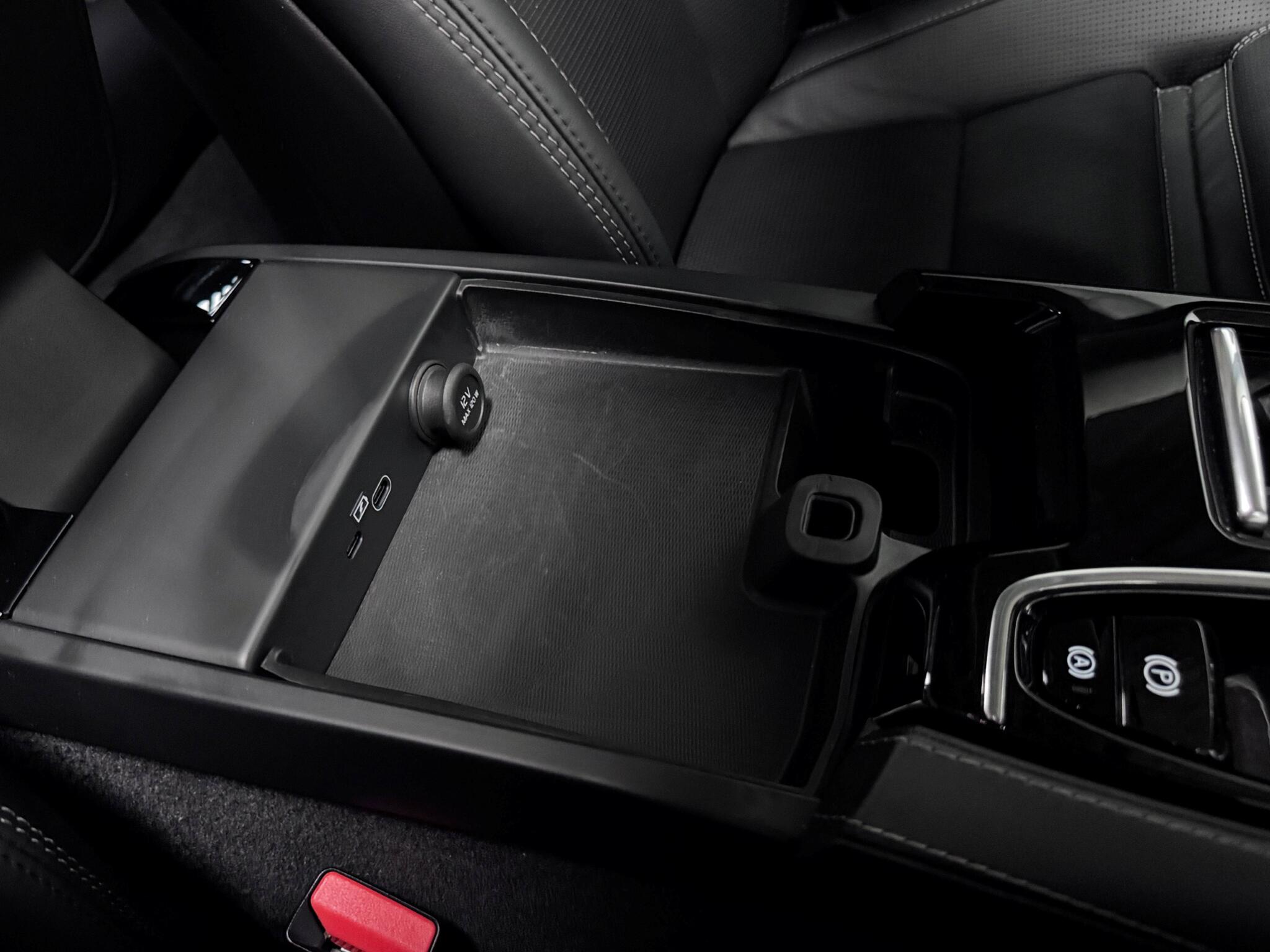 Volvo S90 view 36