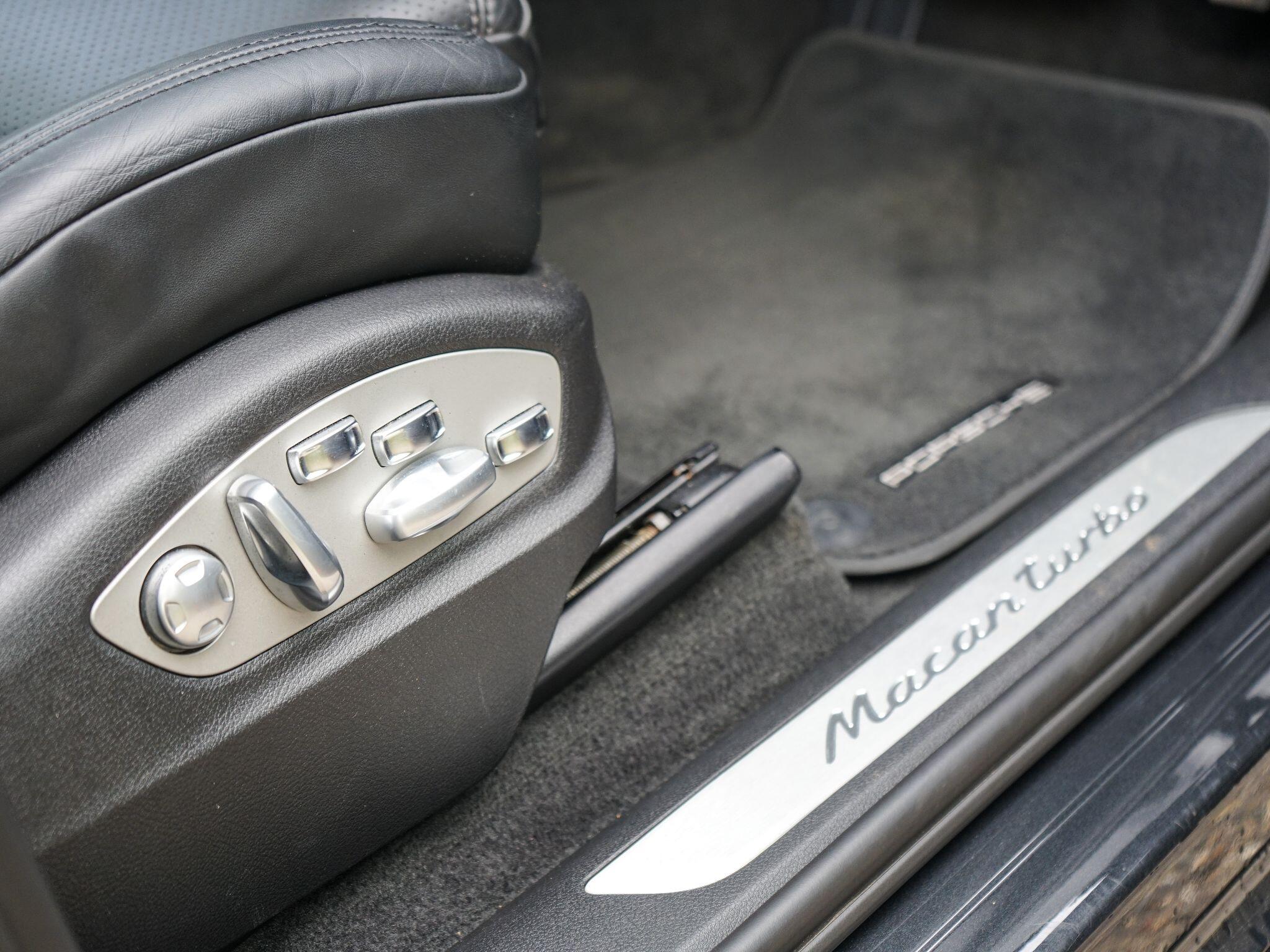 Porsche Macan view 9