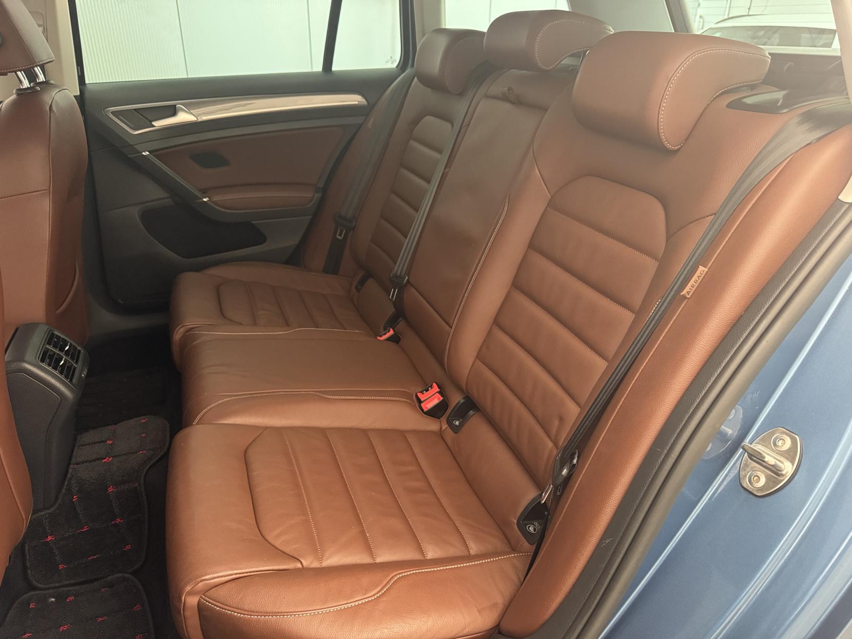 Volkswagen Golf view 57