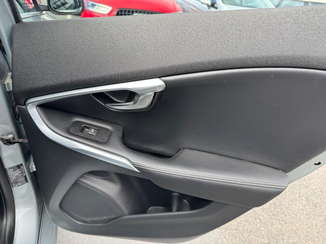 Volvo V40 view 62
