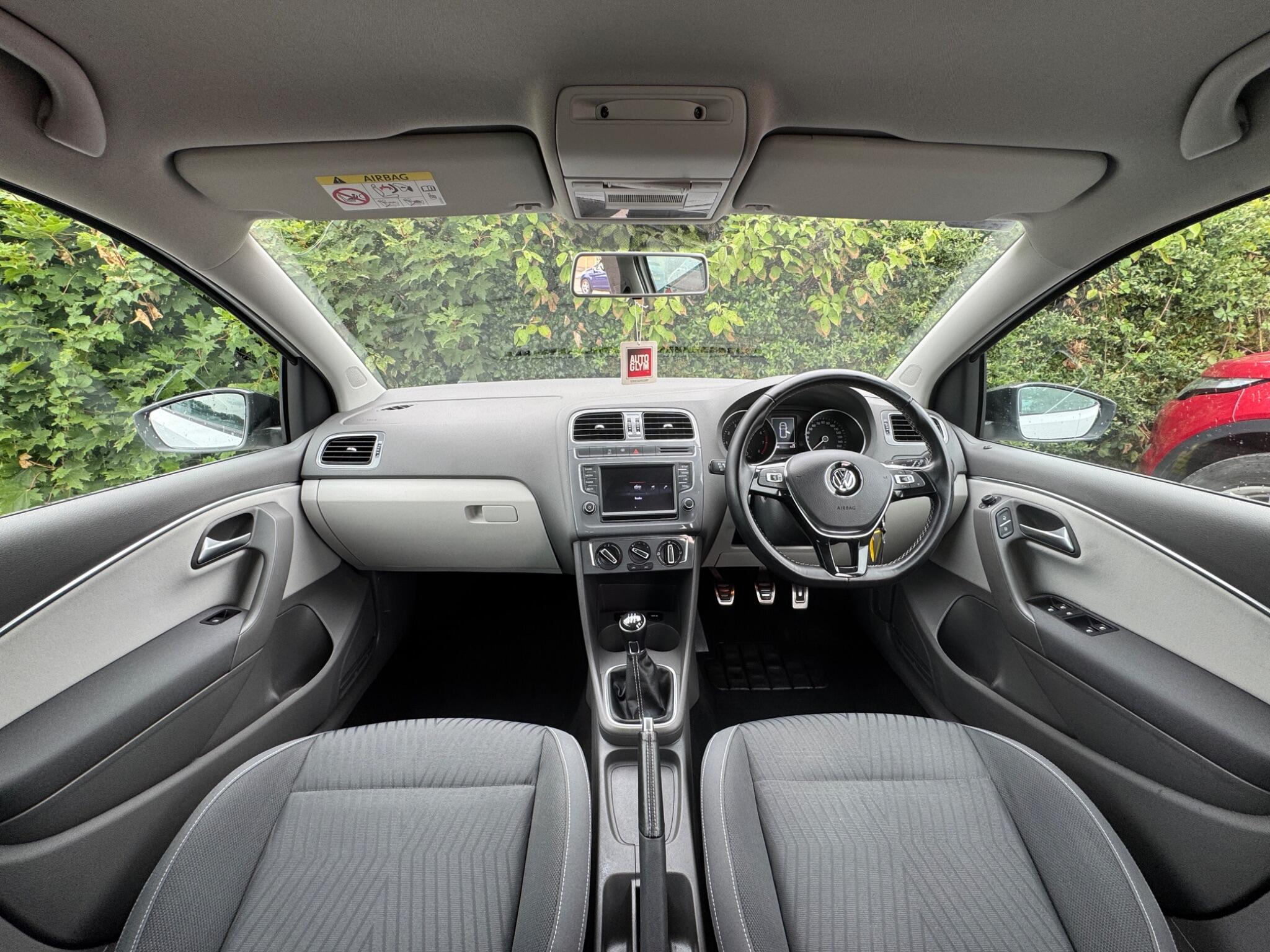 Volkswagen Polo view 14