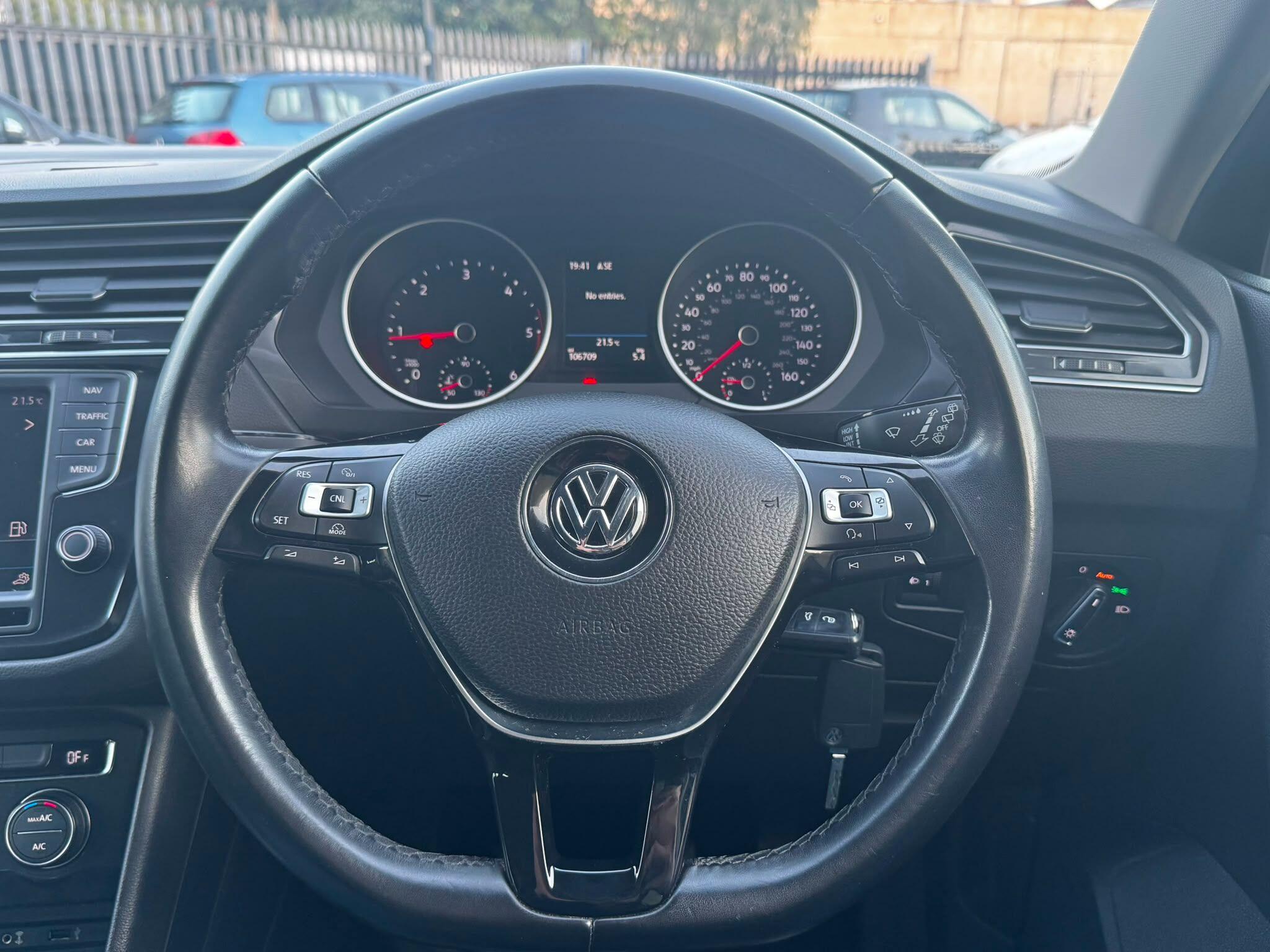 Volkswagen Tiguan view 17