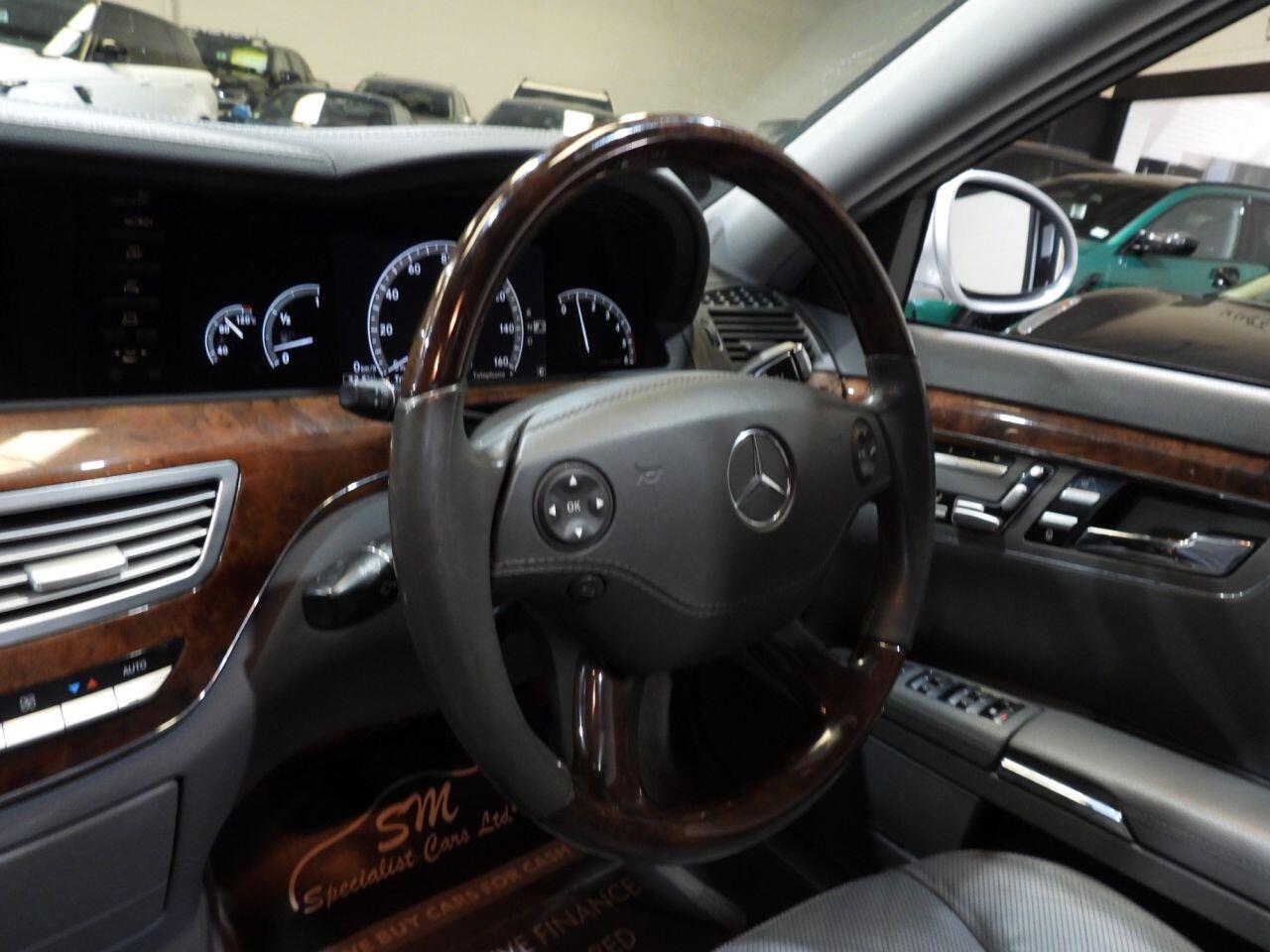 Mercedes-Benz S-Class view 29