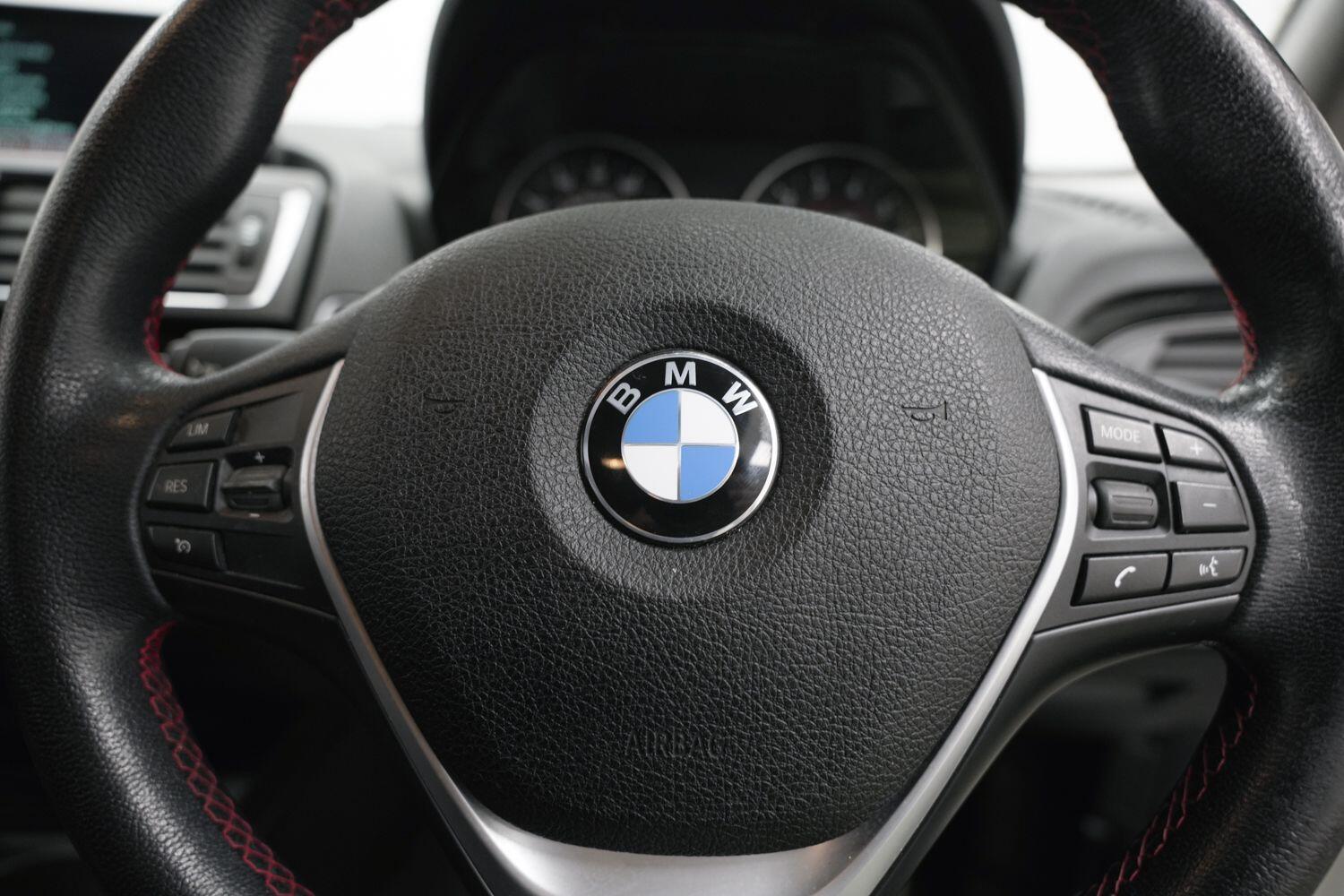 BMW 1 Series view 23