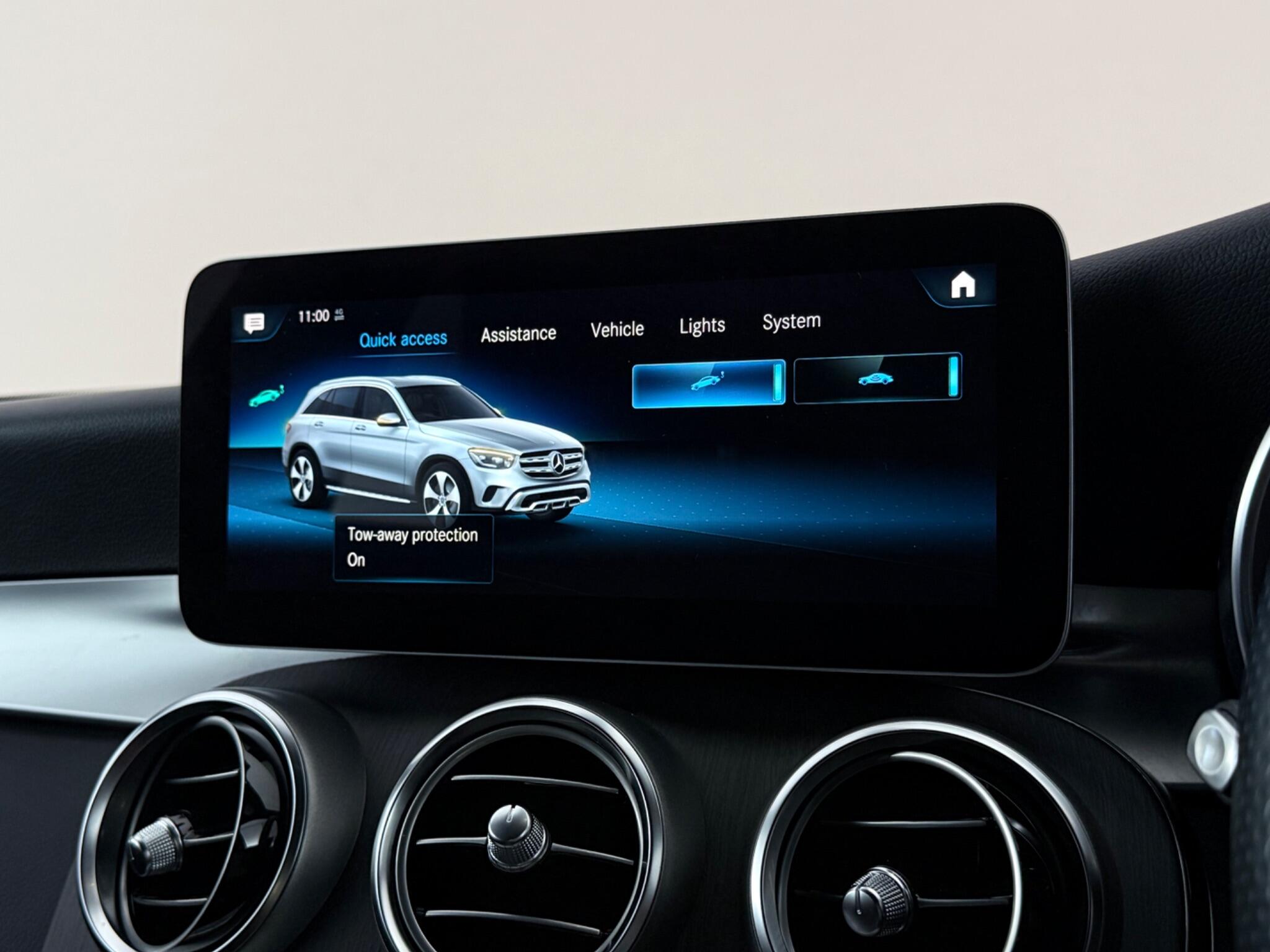 Mercedes-Benz GLC view 29