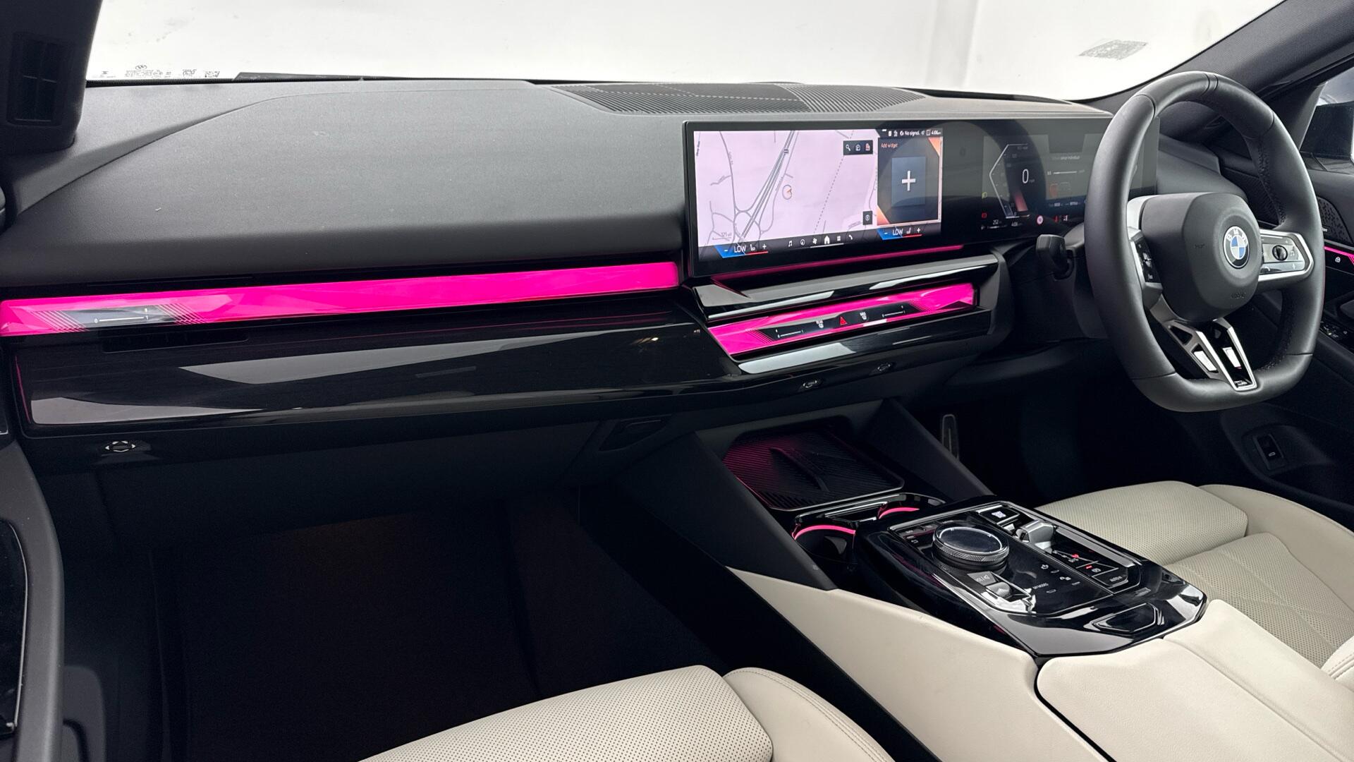 BMW 5 Series view 7