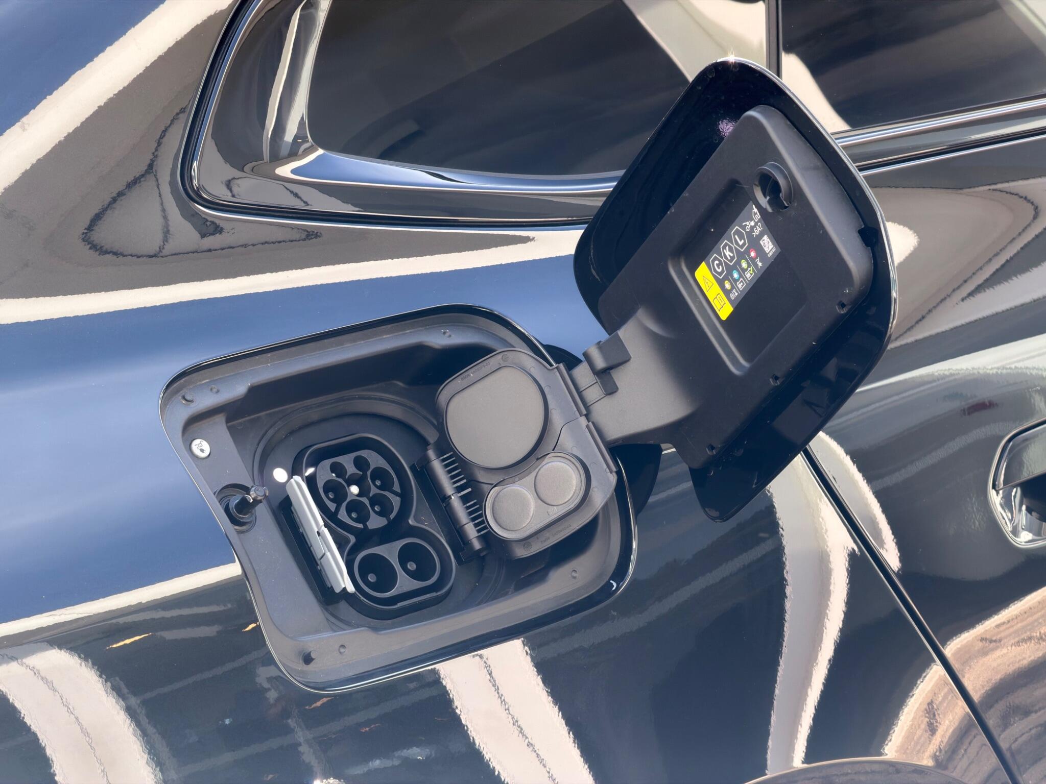 BMW I4 view 8
