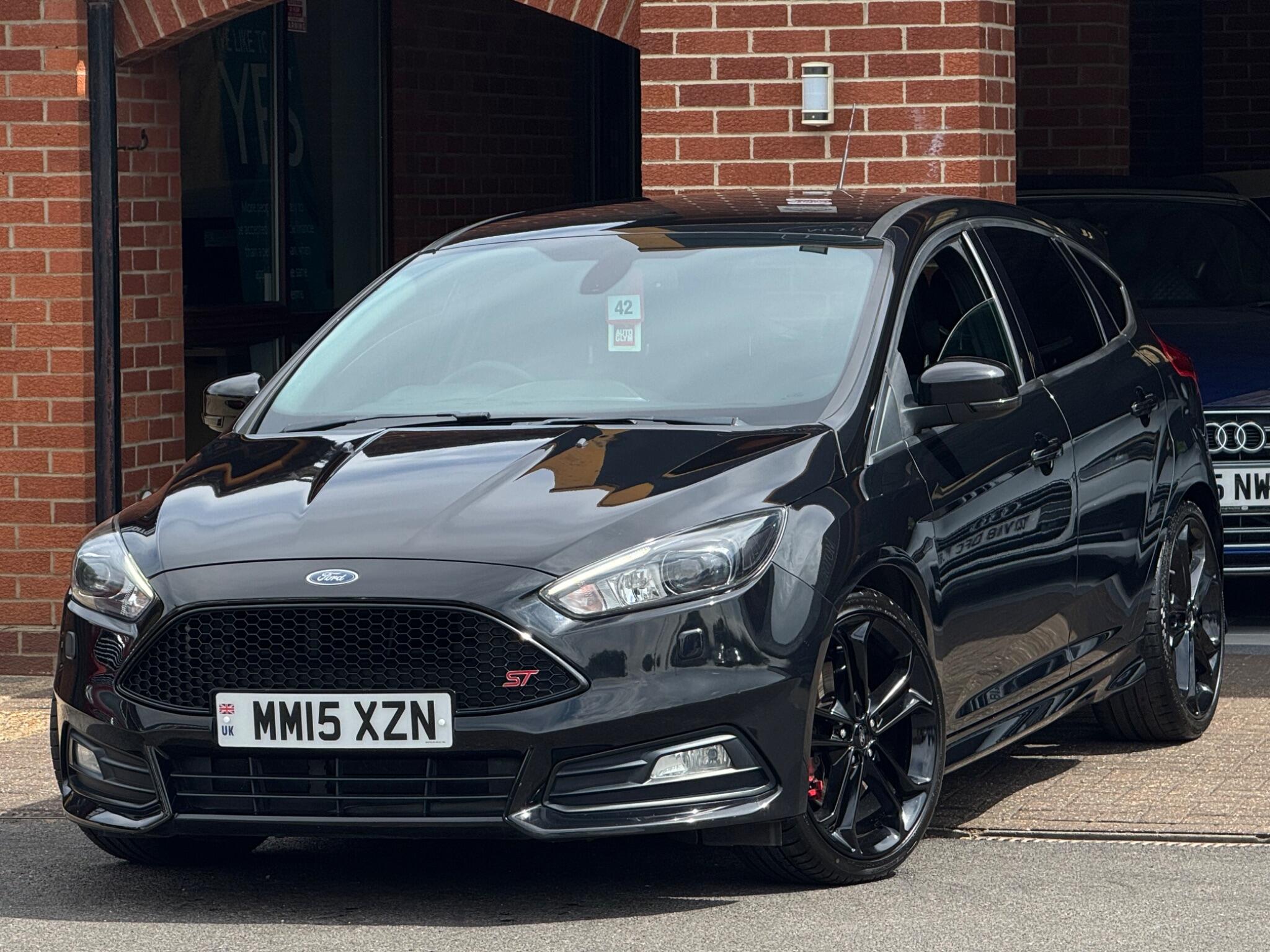 Ford Focus view 2