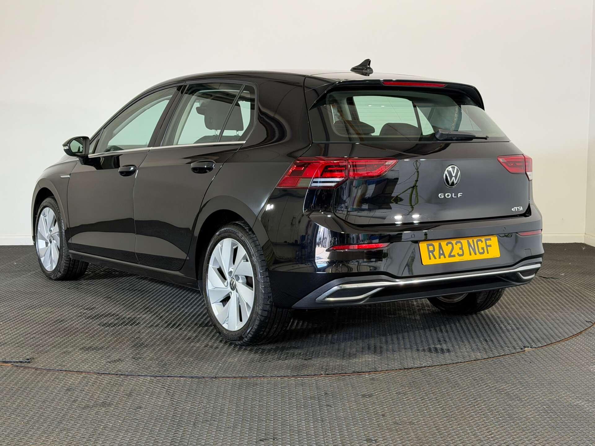 Volkswagen Golf view 5