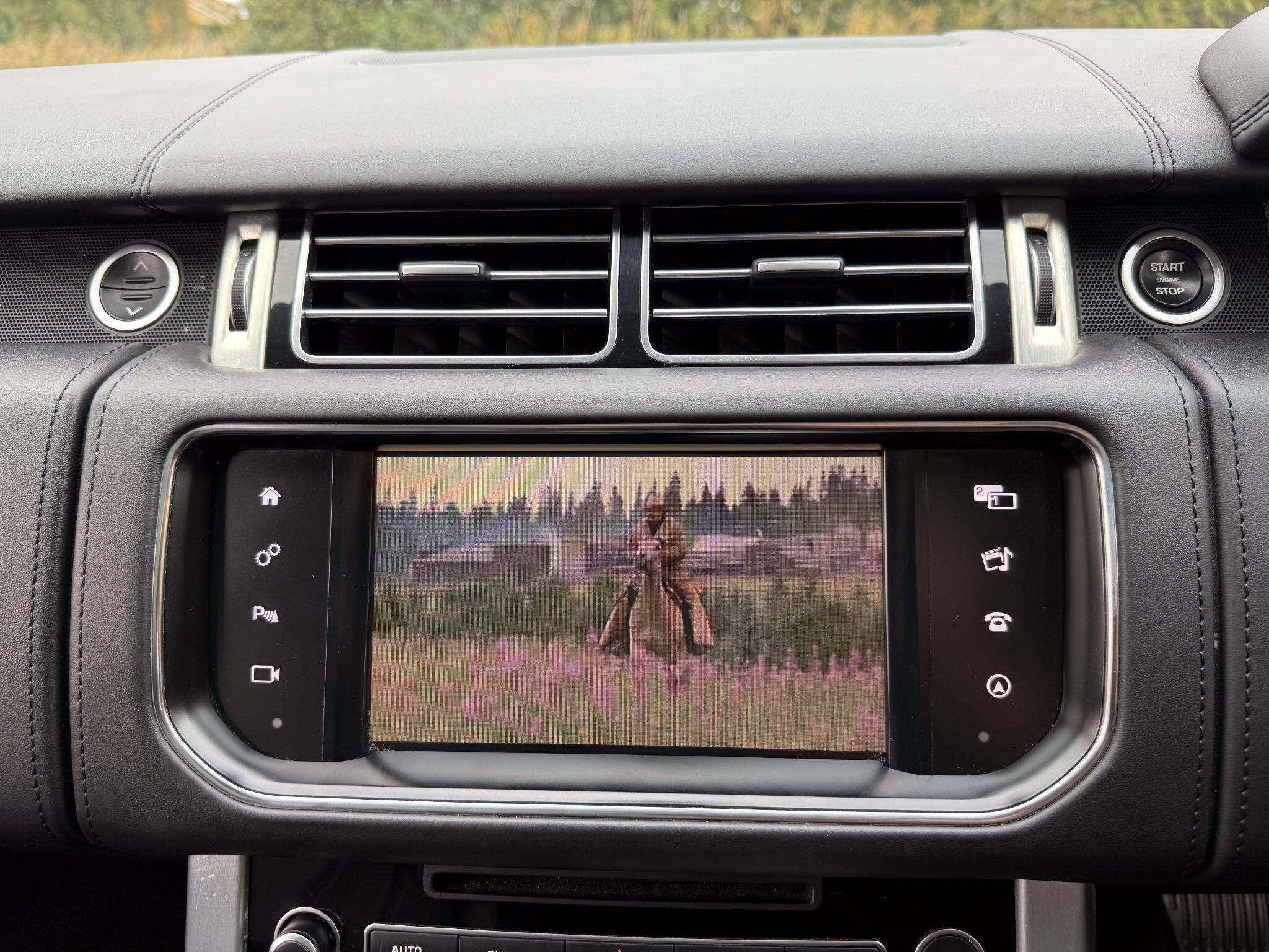 Land Rover Range Rover view 21