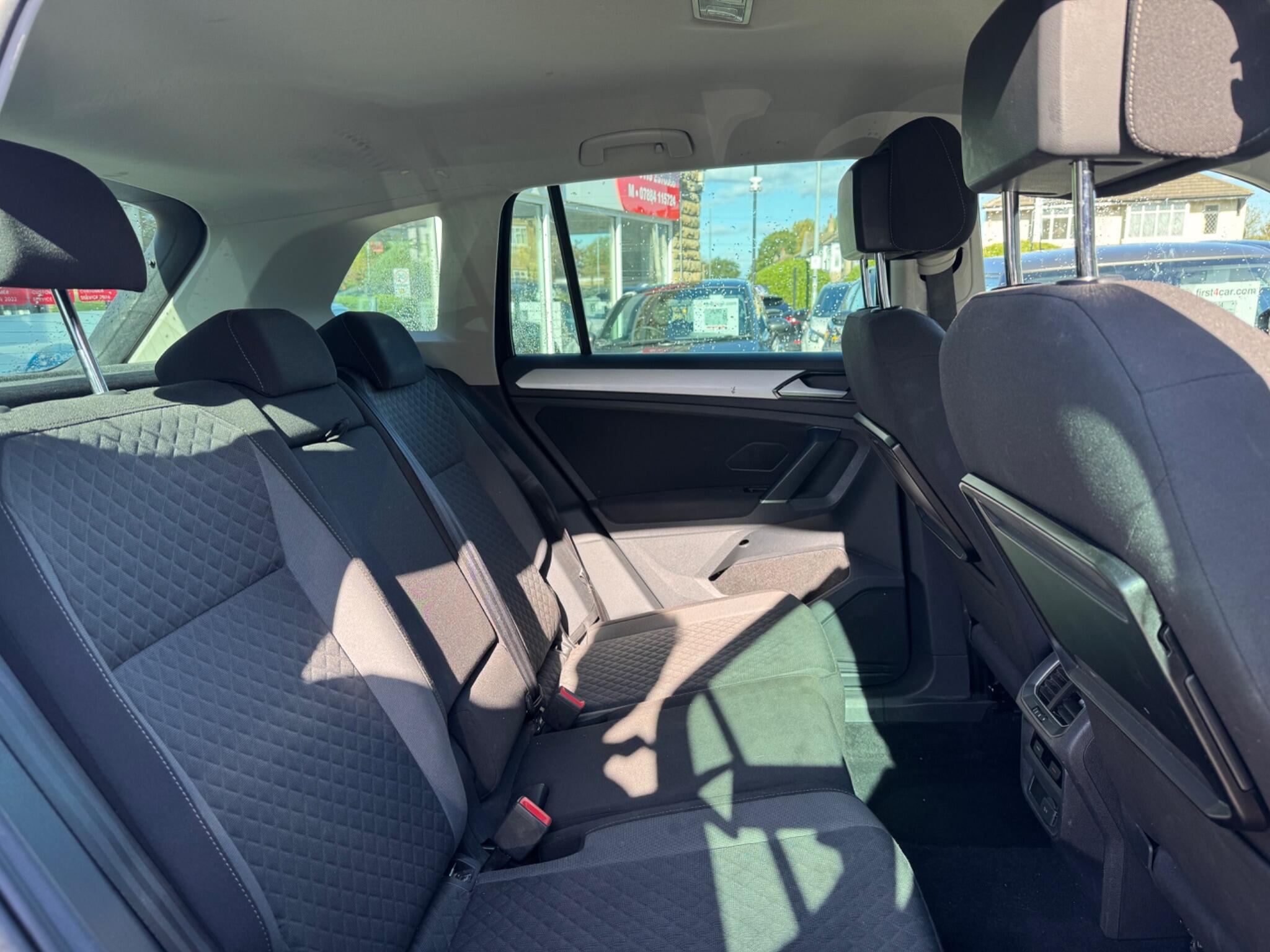 Volkswagen Tiguan view 10