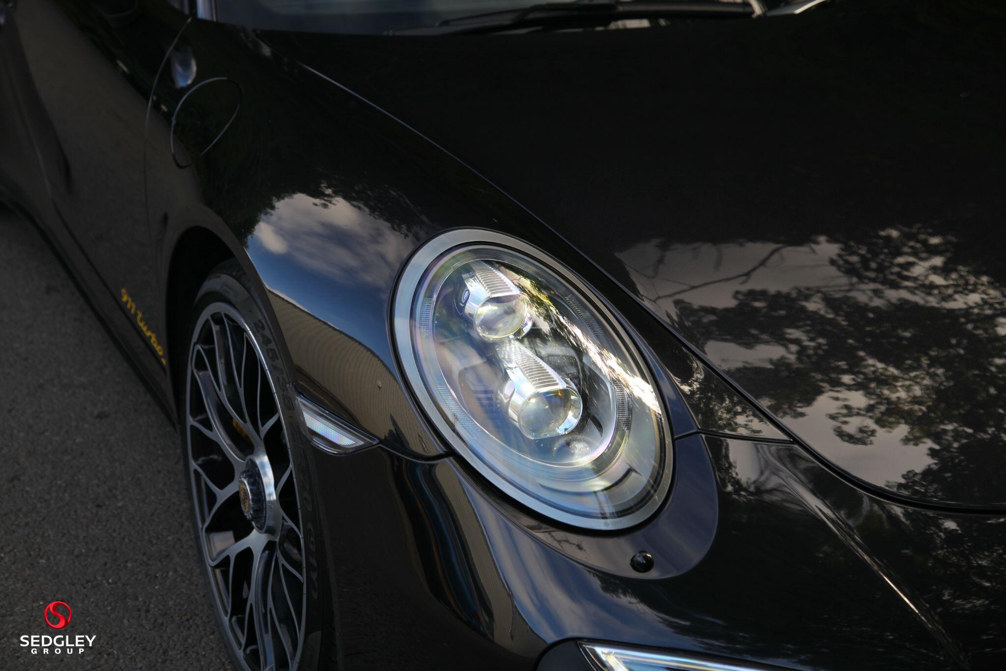 Porsche 911 view 12