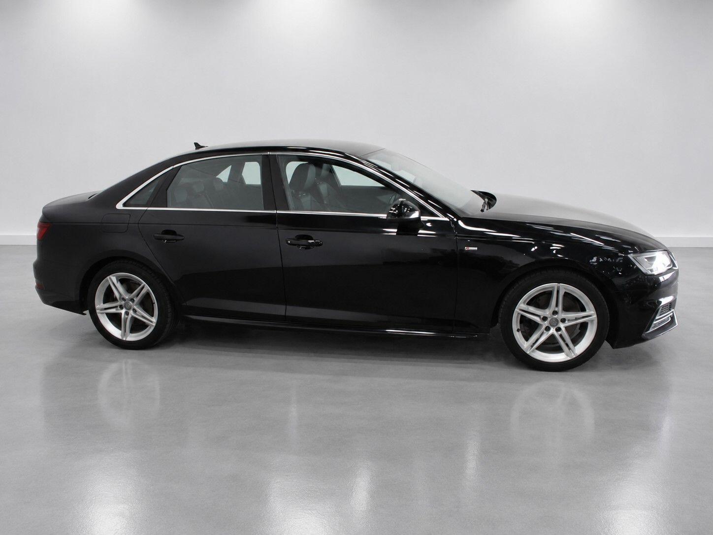 Audi A4 view 4