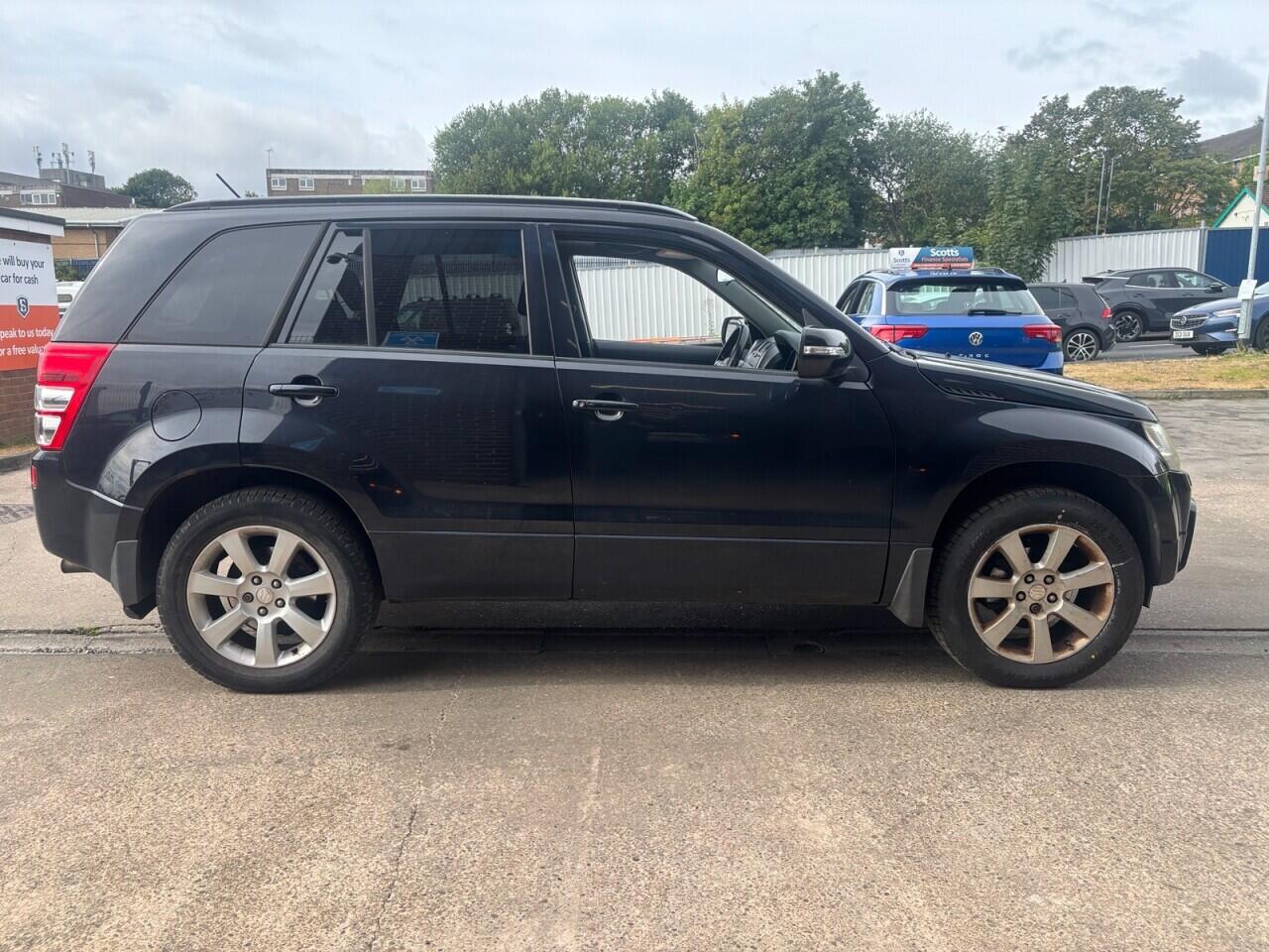 Suzuki Grand Vitara view 8
