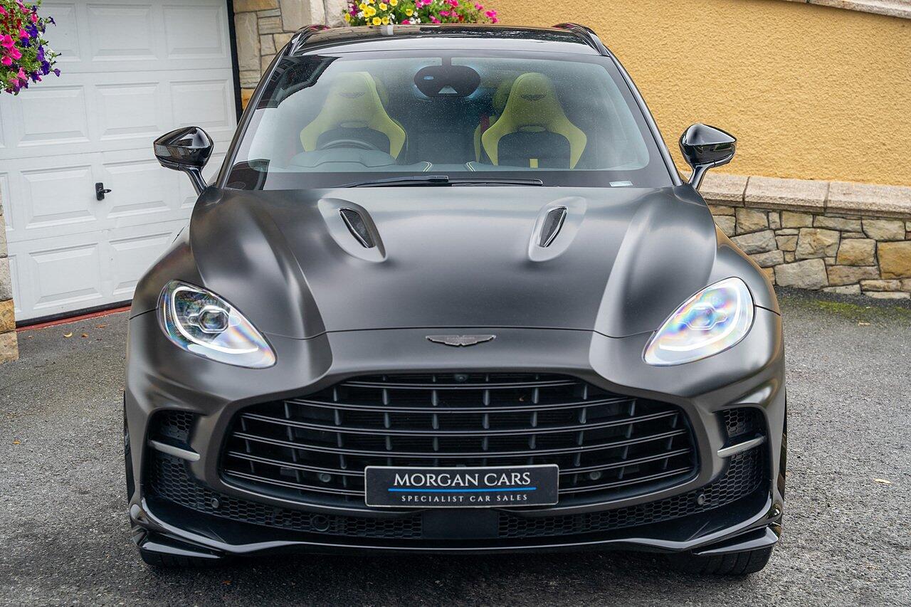 Aston Martin DBX view 44
