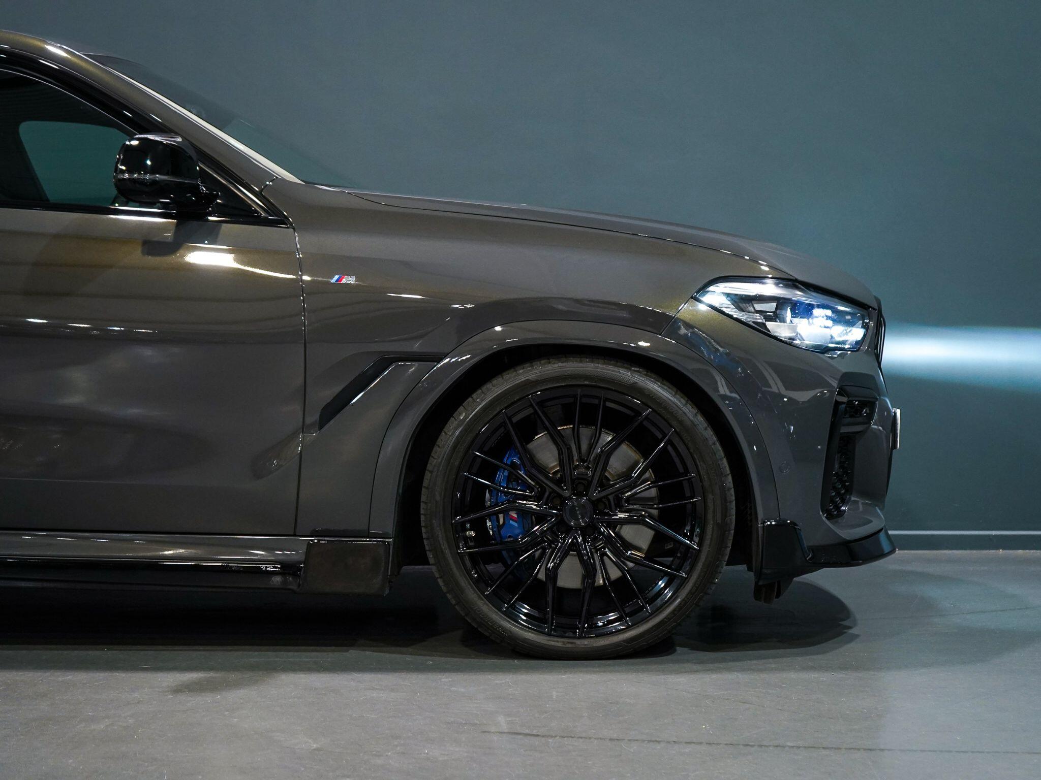 BMW X6 view 23
