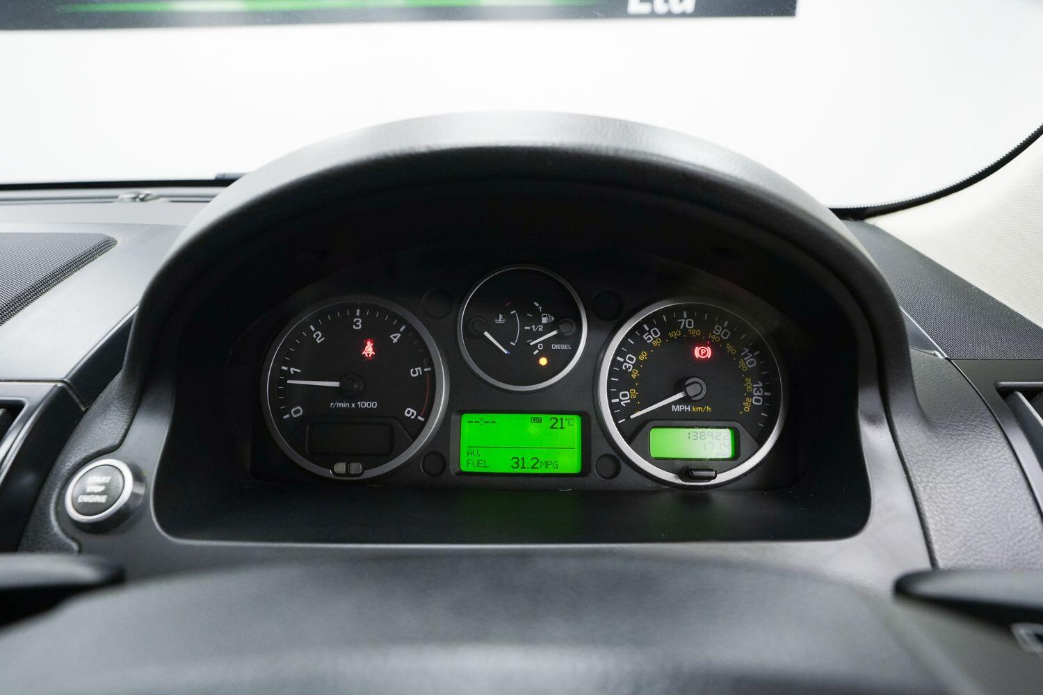 Land Rover Freelander 2 view 23