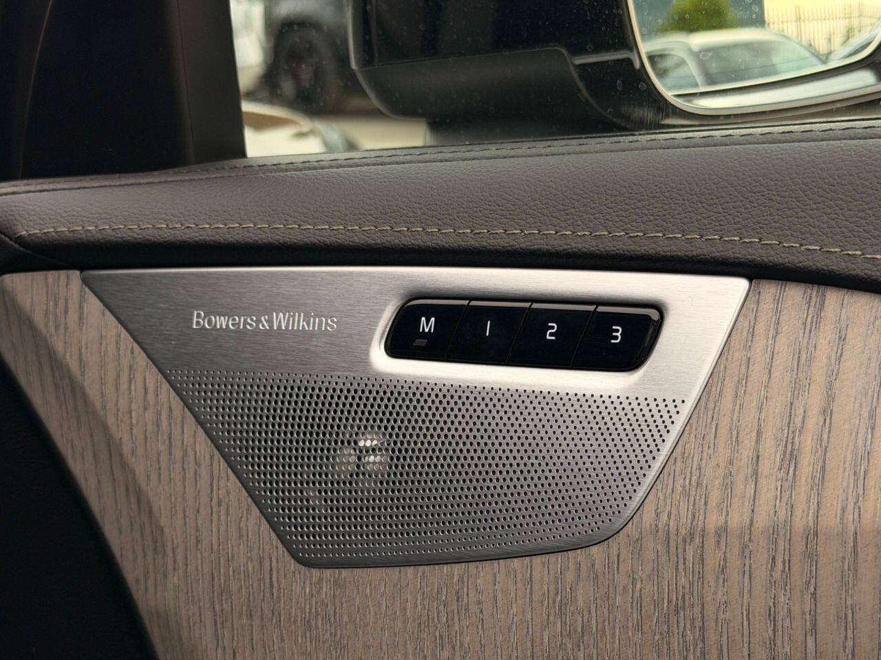 Volvo XC90 view 34