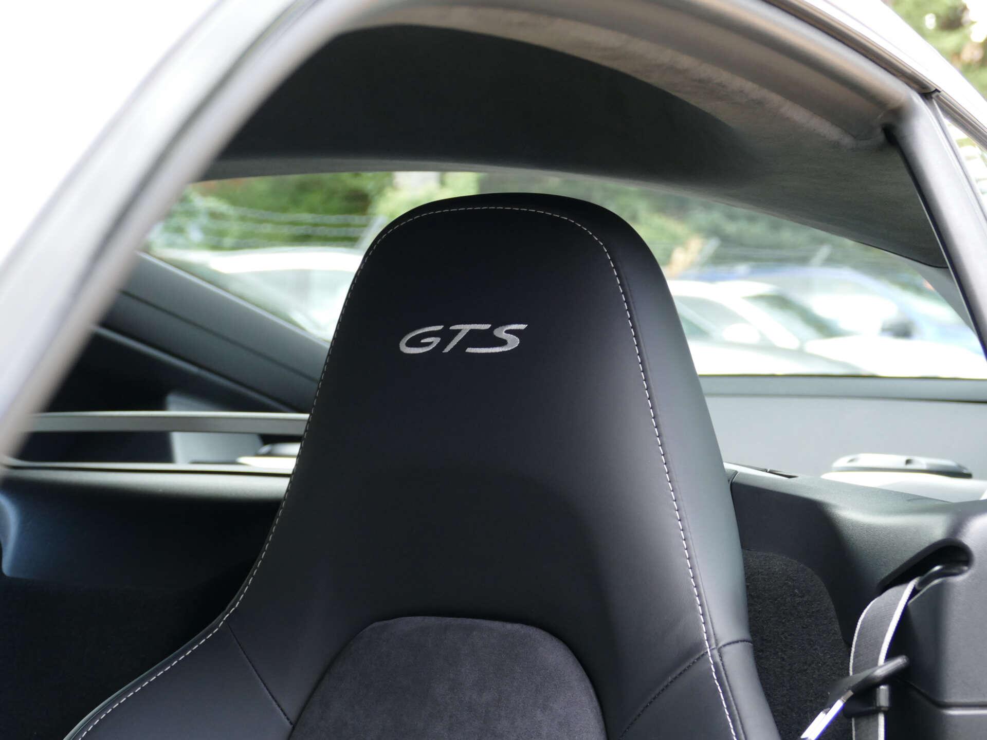 Porsche Cayman view 34