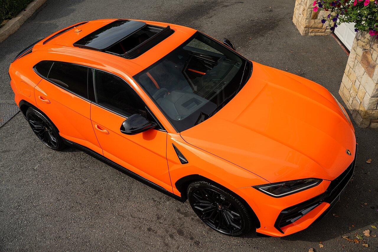 Lamborghini Urus view 21