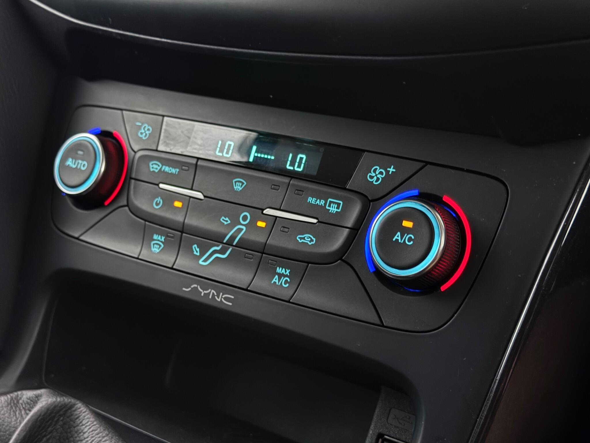 Ford Focus view 24