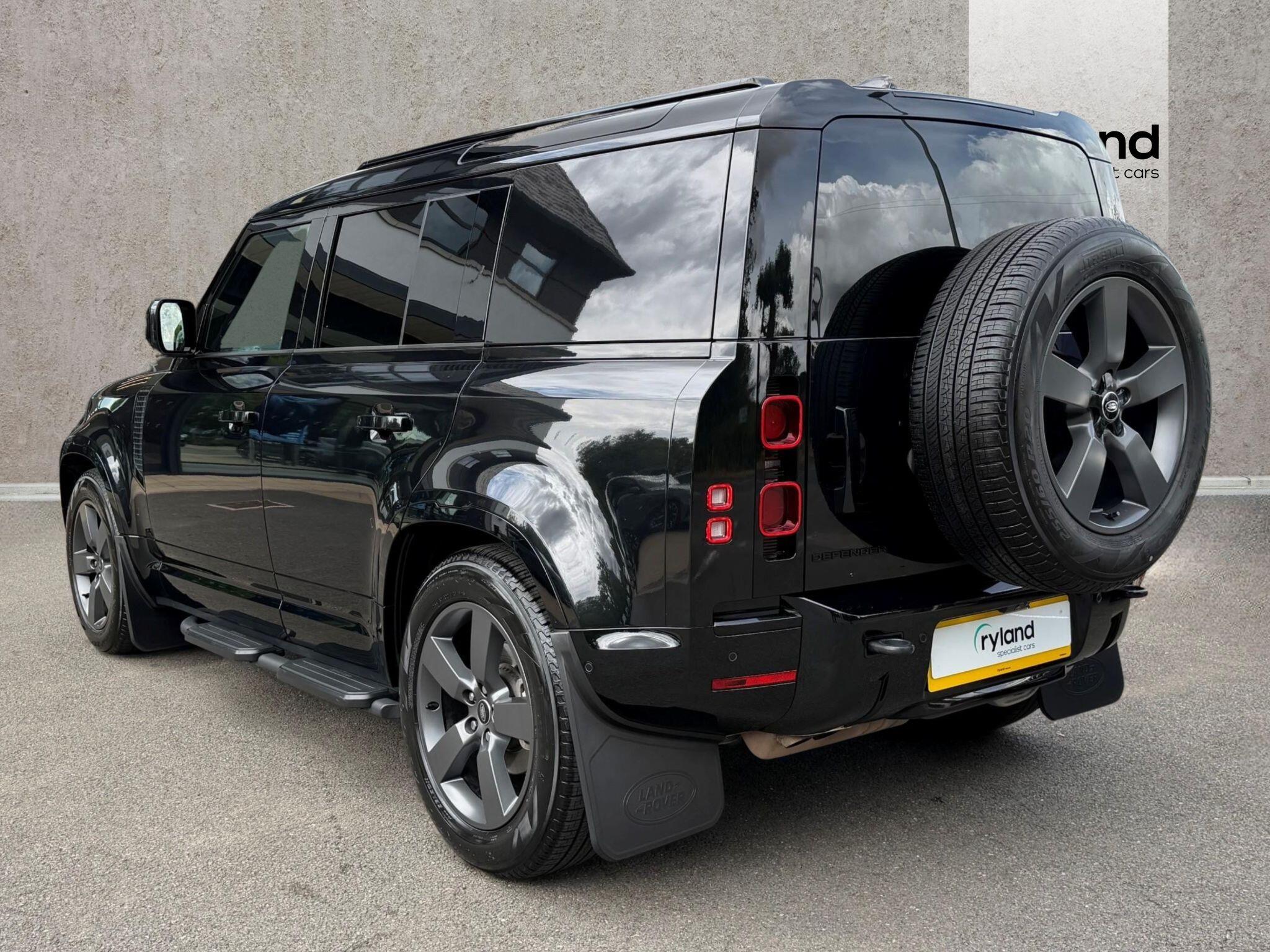 Land Rover Defender 110 view 5