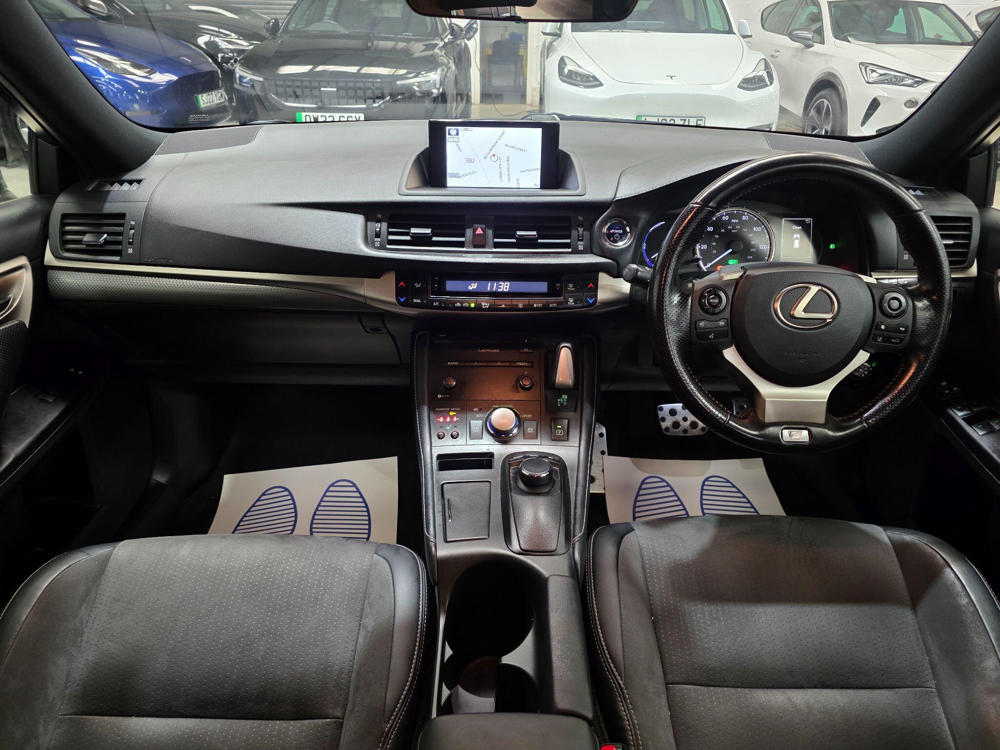 Lexus CT view 5