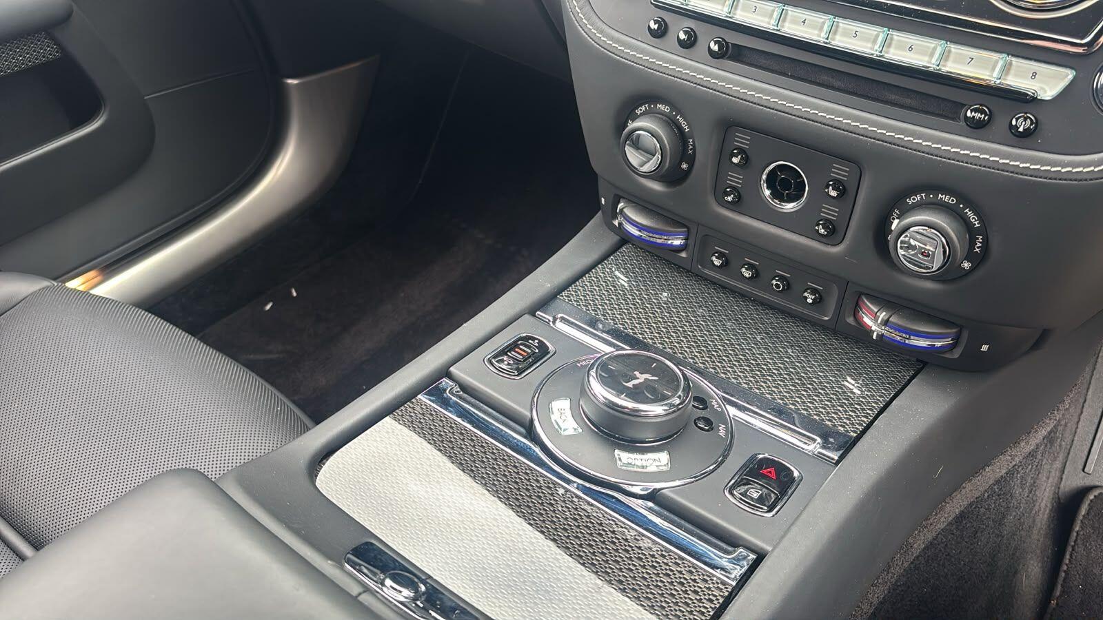 Rolls-Royce Wraith view 29