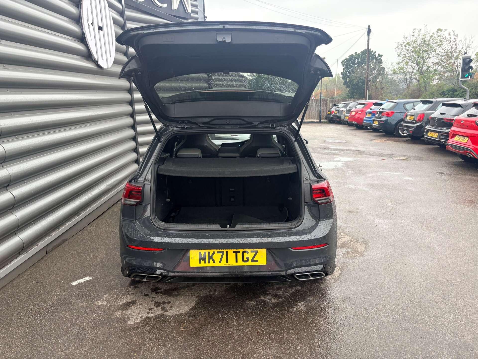 Volkswagen Golf view 6
