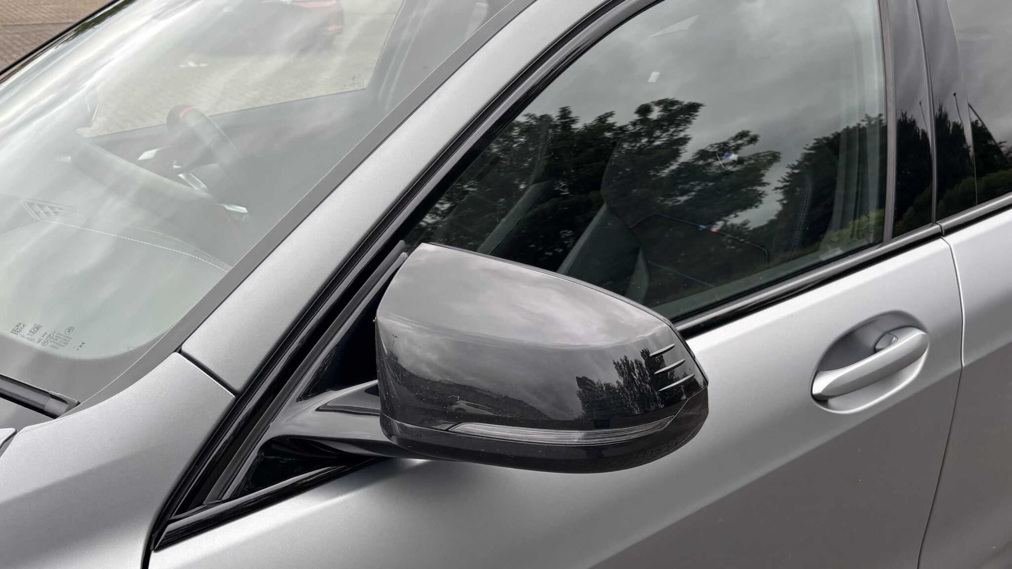BMW 1 Series view 14