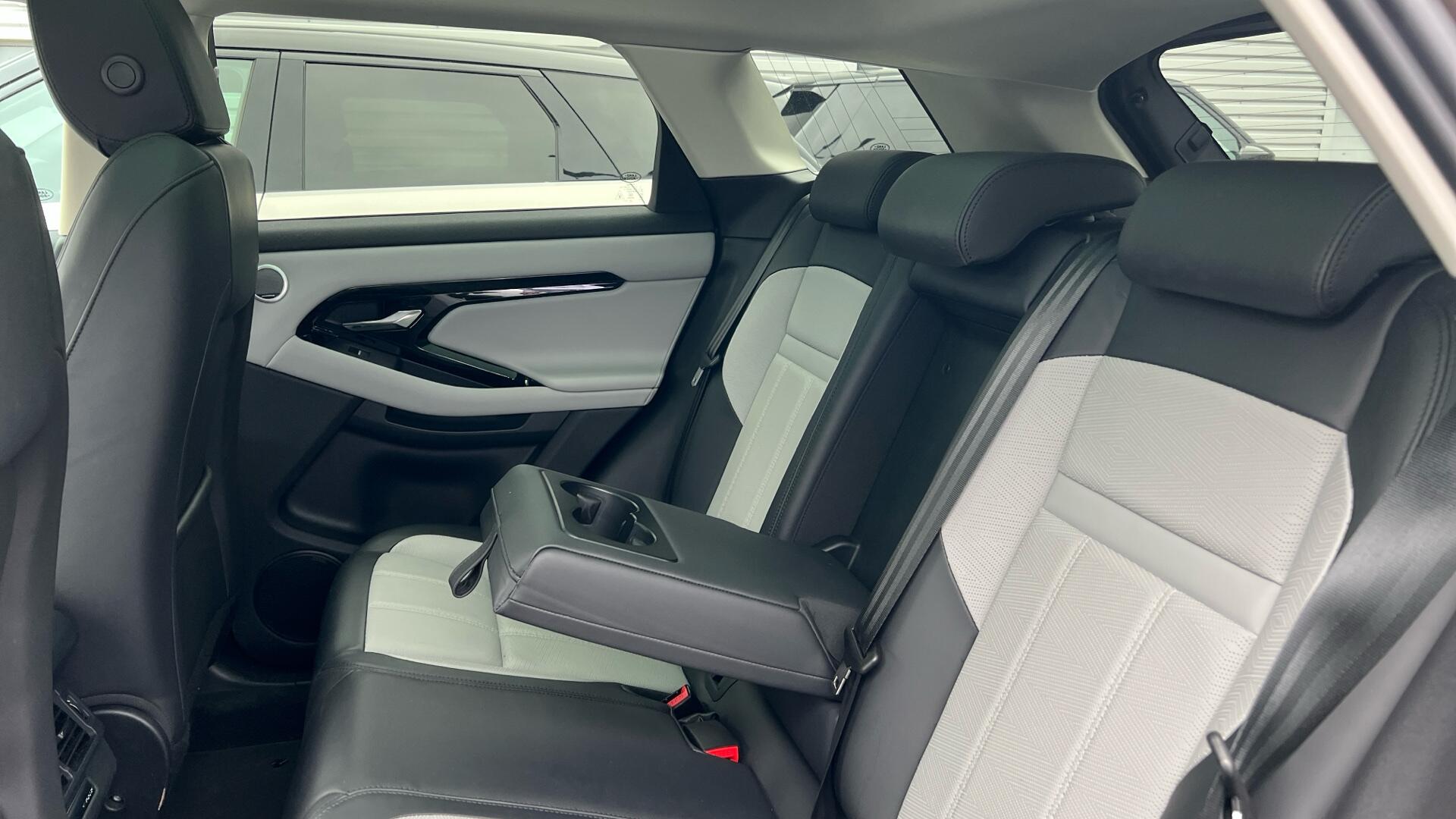 Land Rover Range Rover Evoque view 35