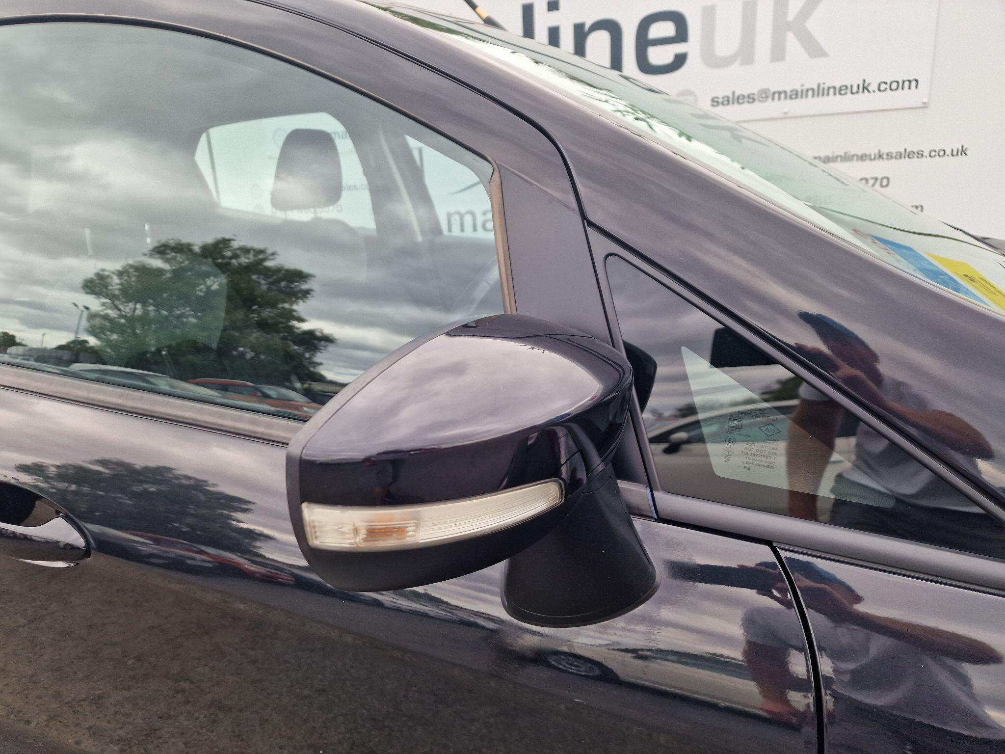 Ford Ecosport view 45