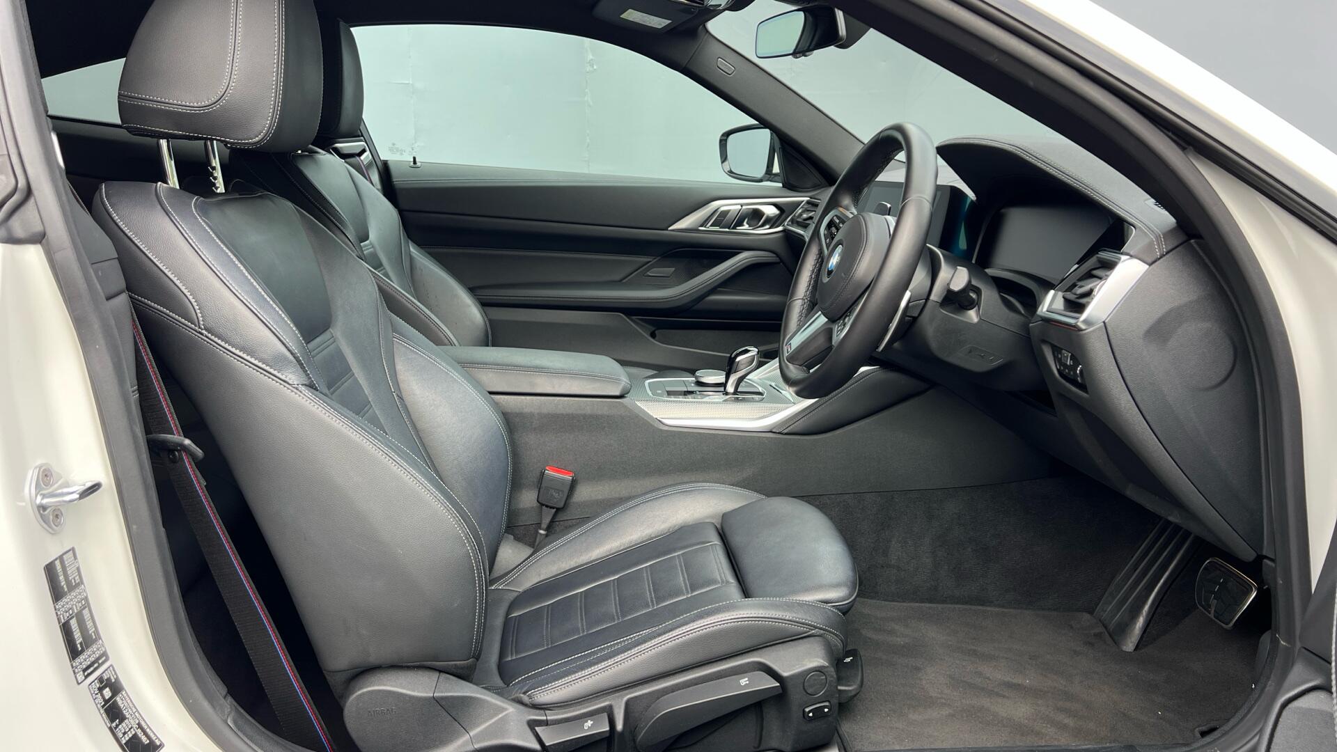 BMW 4 Series view 11