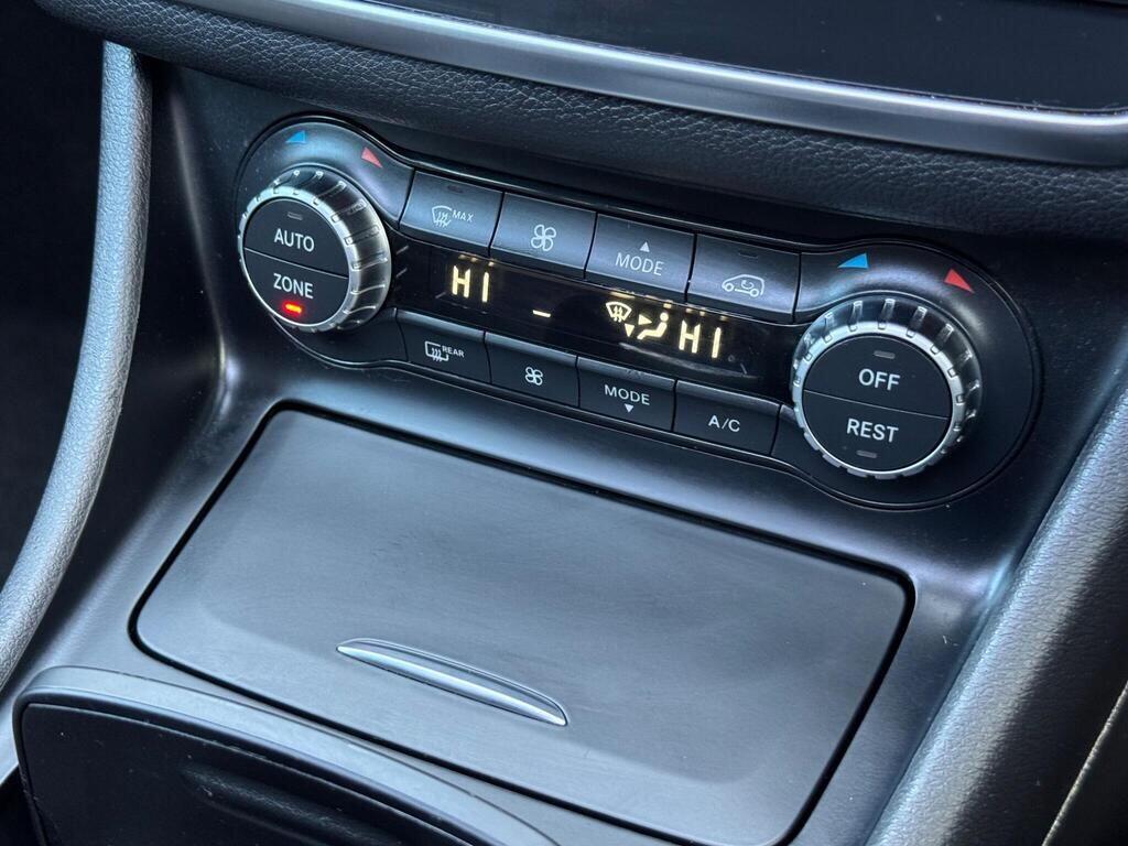 Mercedes-Benz Gla view 37