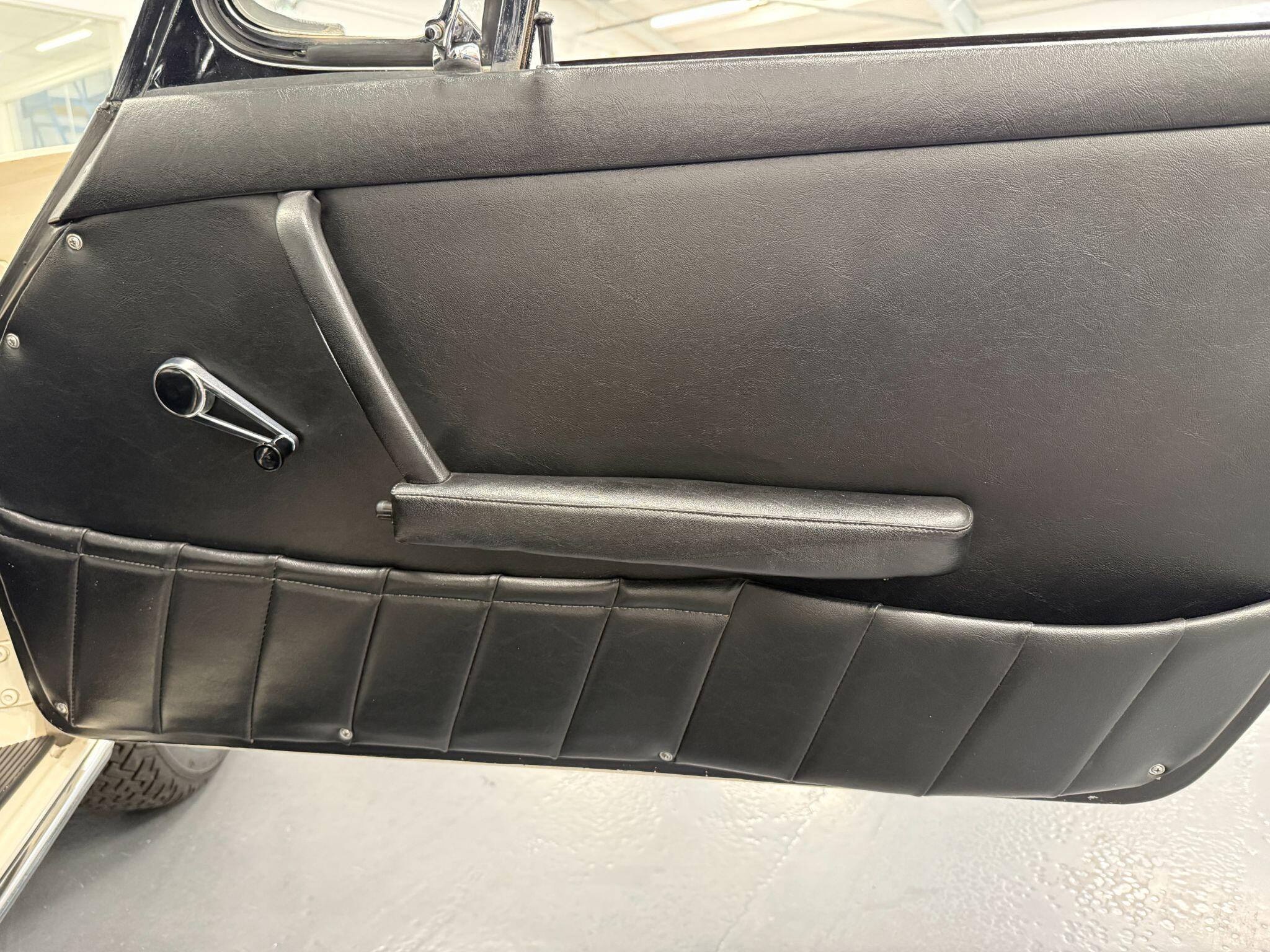 Porsche 911 view 48
