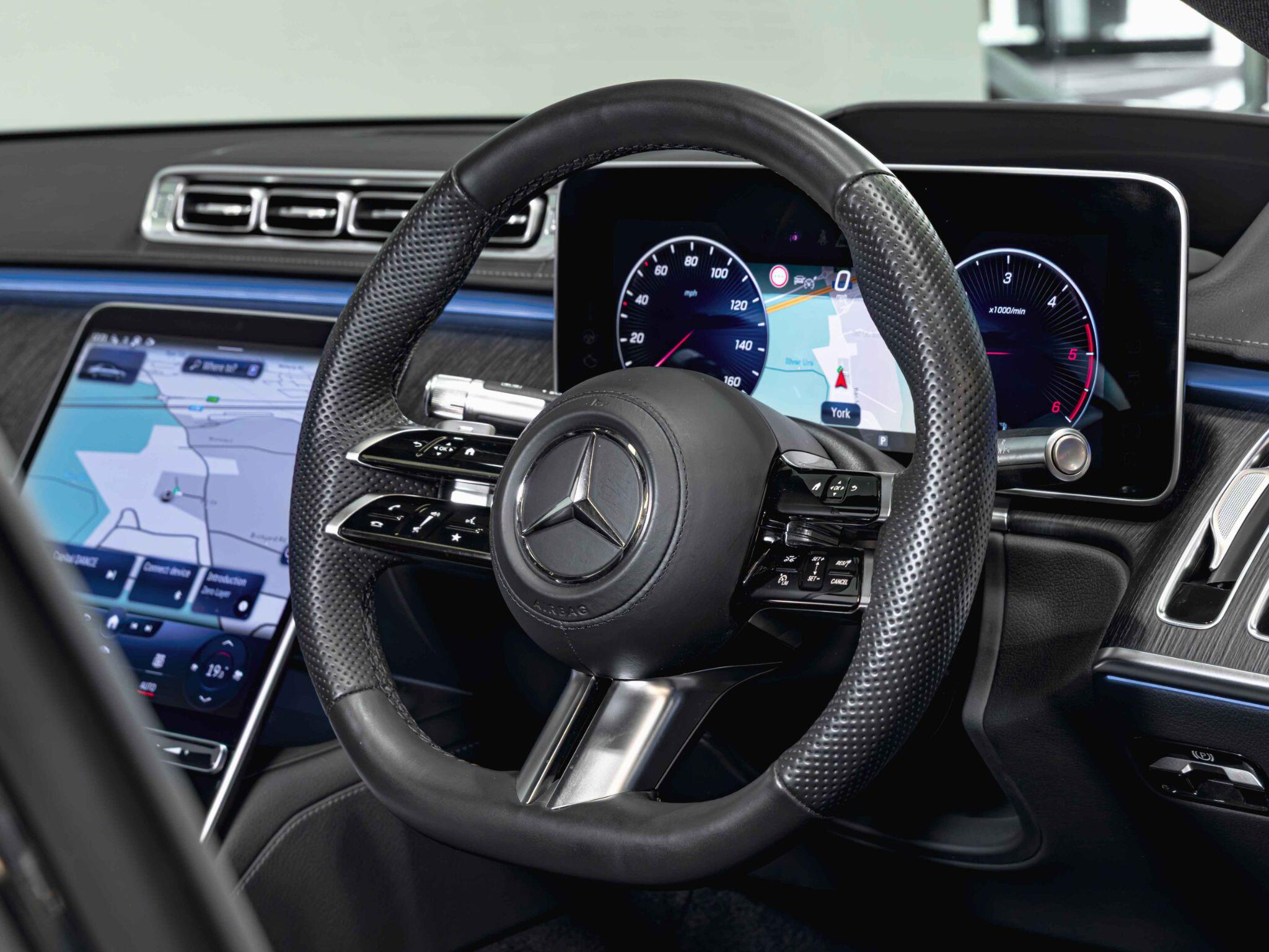 Mercedes-Benz S Class view 23