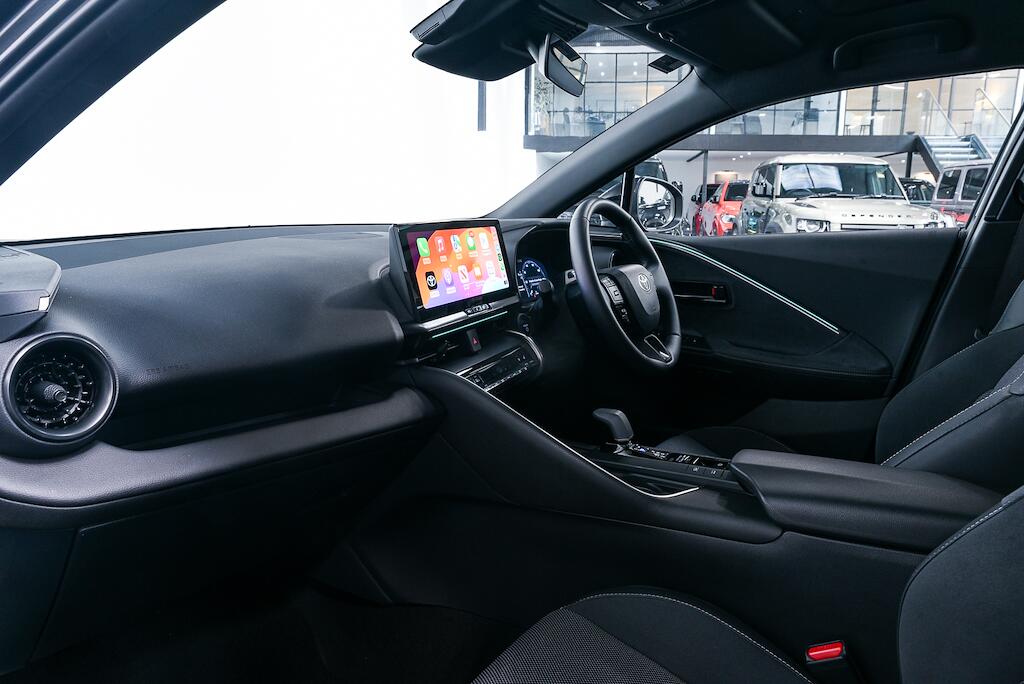 Toyota C-HR view 13