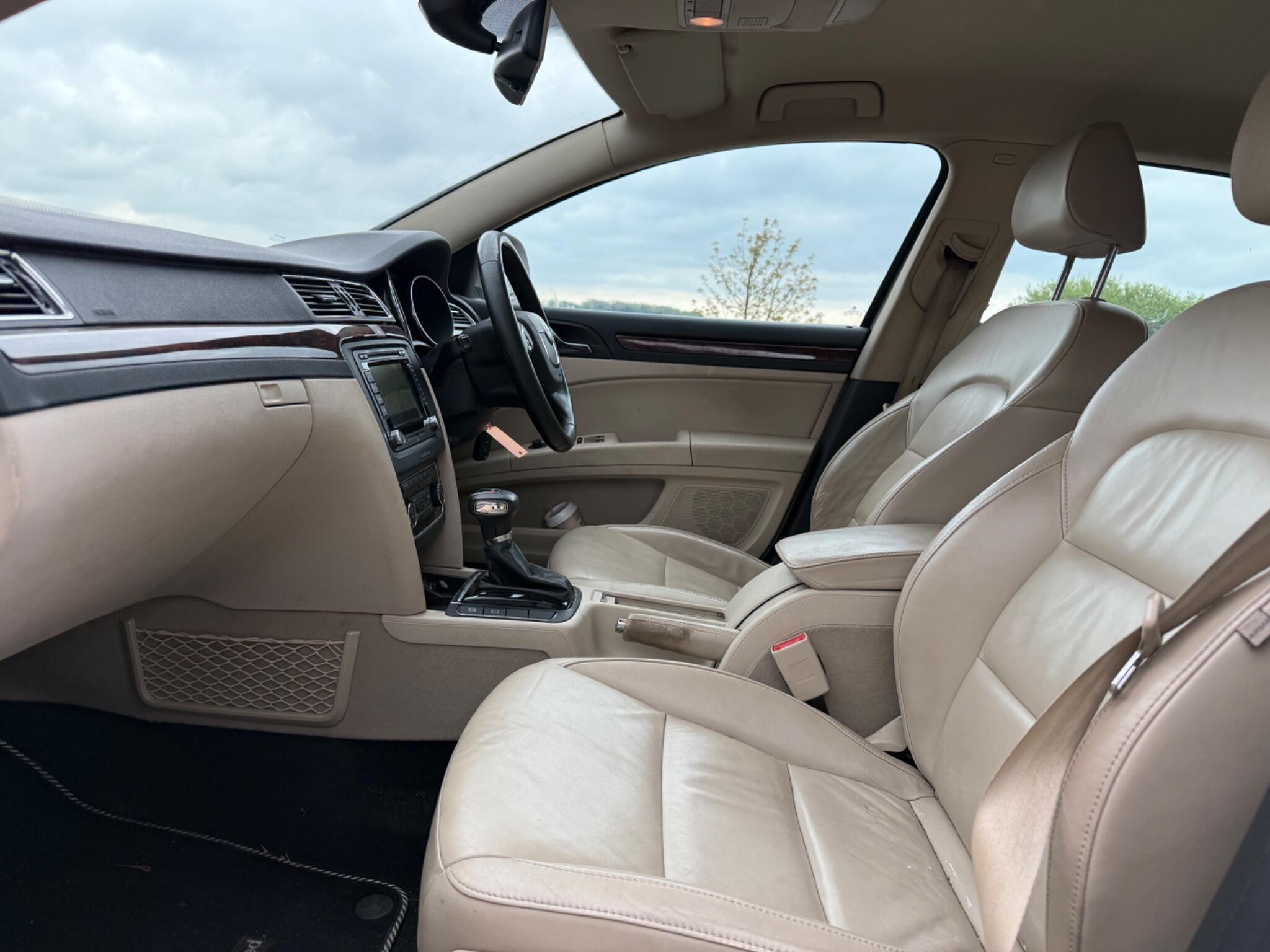 Skoda Superb view 6