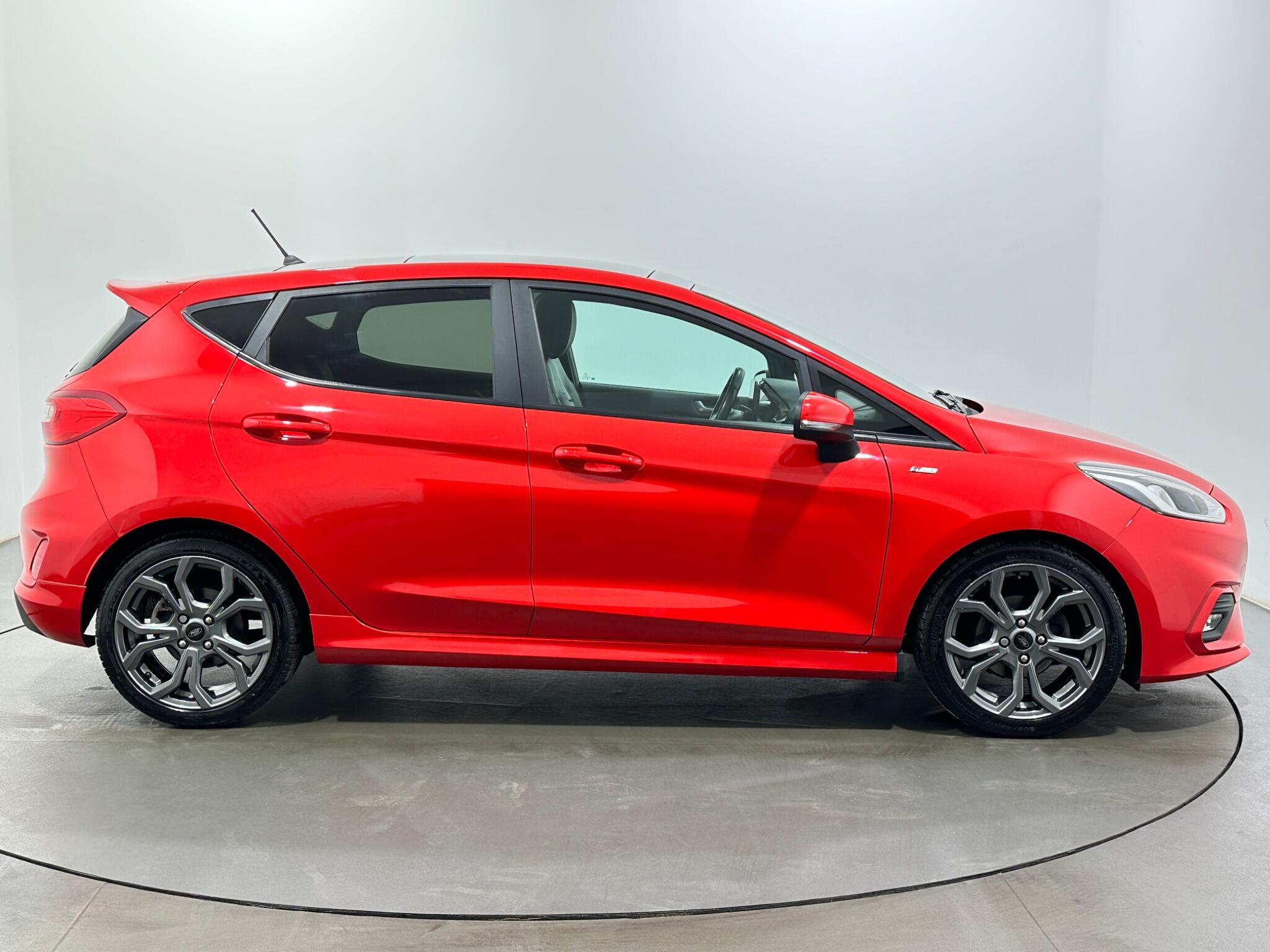 Ford Fiesta view 9