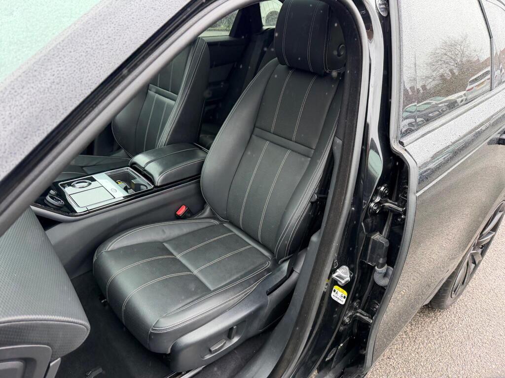 Land Rover Range Rover Velar view 18