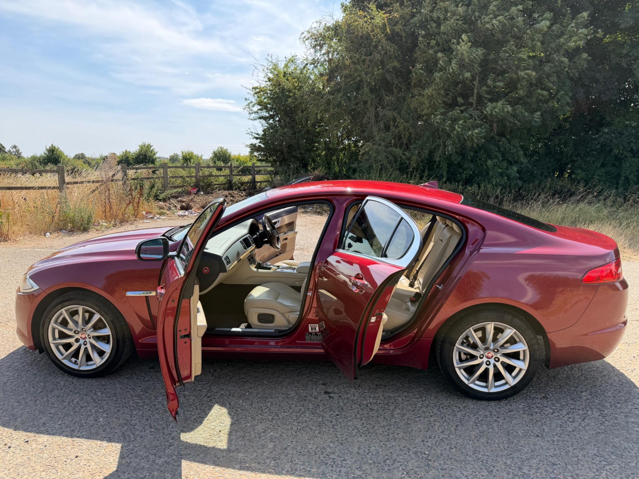 Jaguar XF view 45