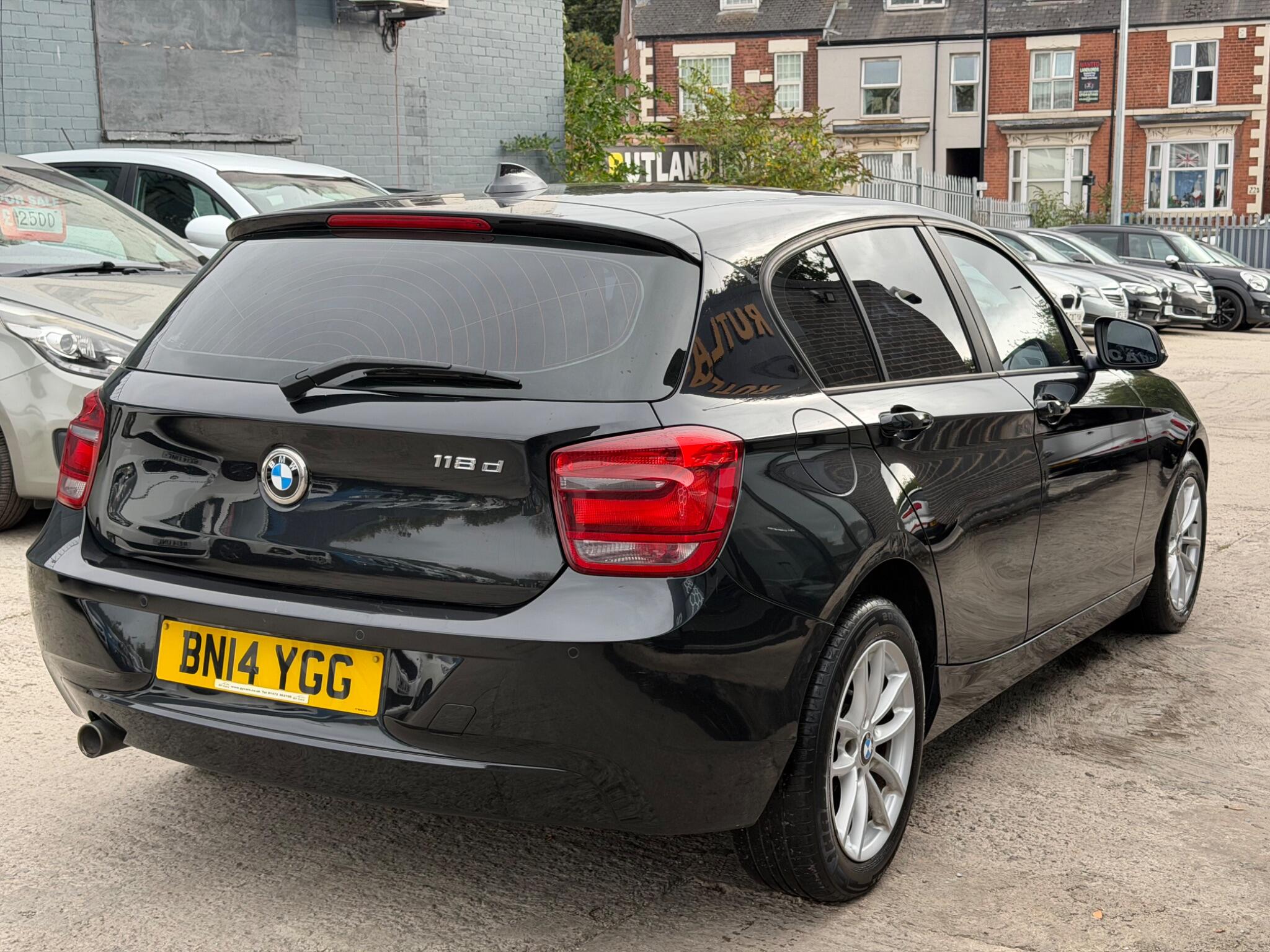 BMW 1 Series view 4