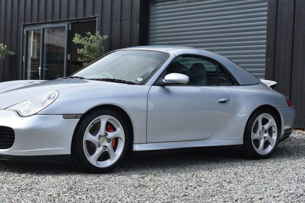 Porsche 911 view 18
