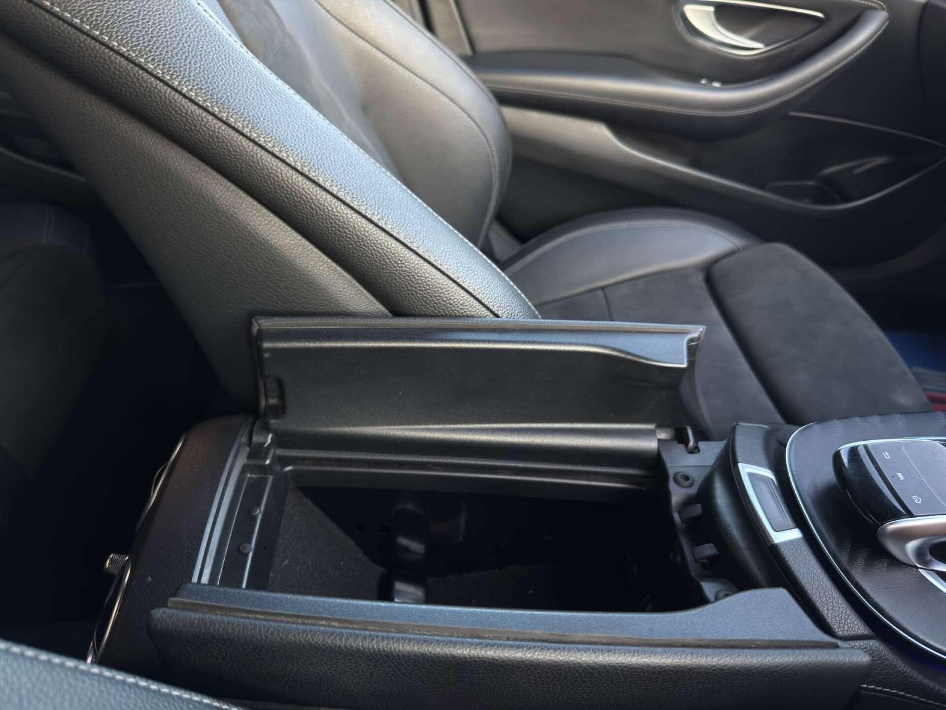 Mercedes-Benz E Class view 58
